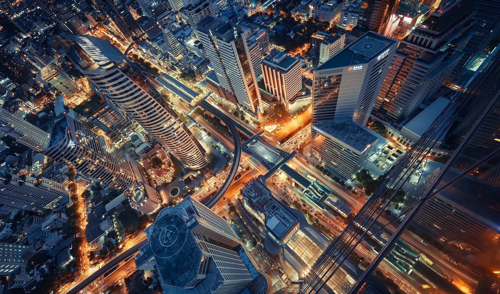 Bangkok Nights: Stunning HD View of Thailand's Urban Pulse