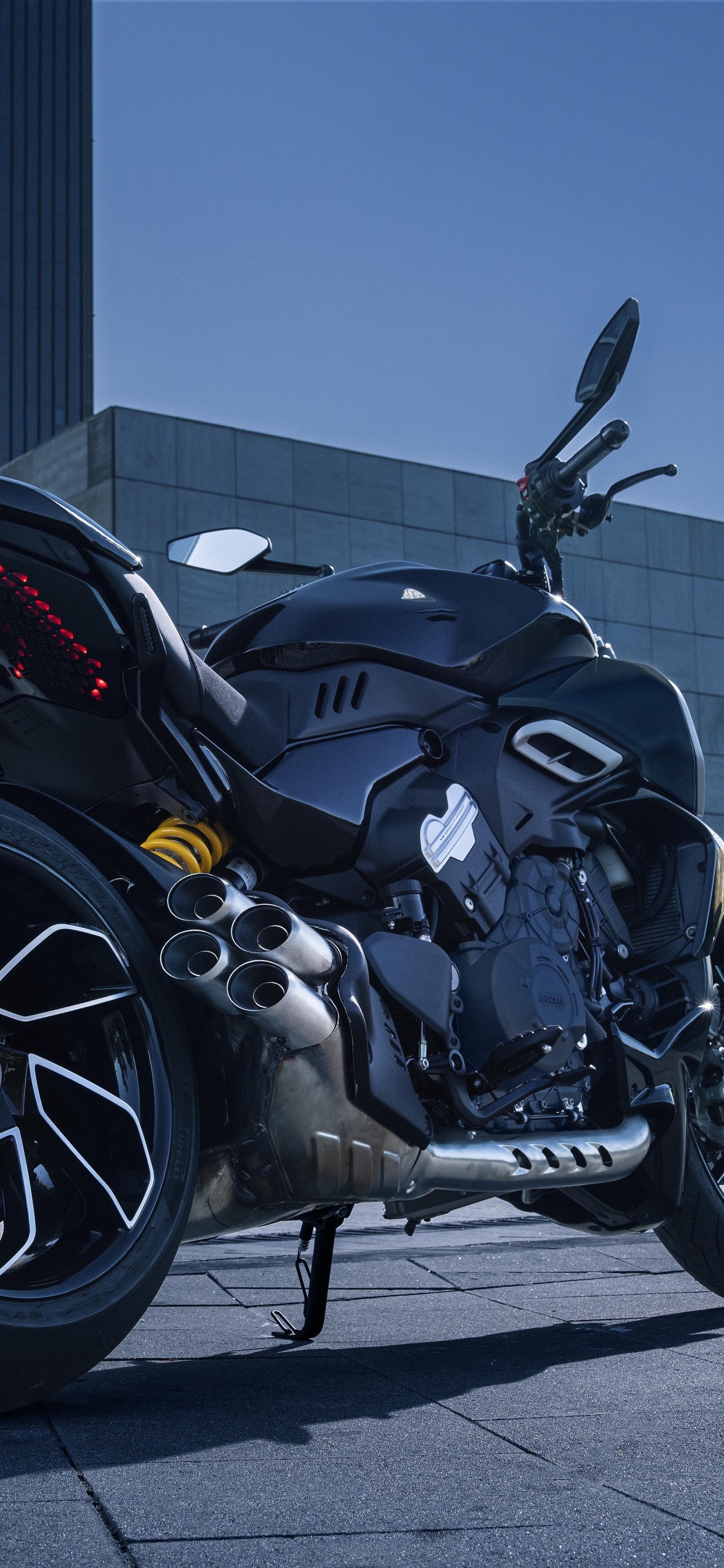 Ducati Diavel V4 Sports Bikes Muscle Cruiser 5K 8K 2023