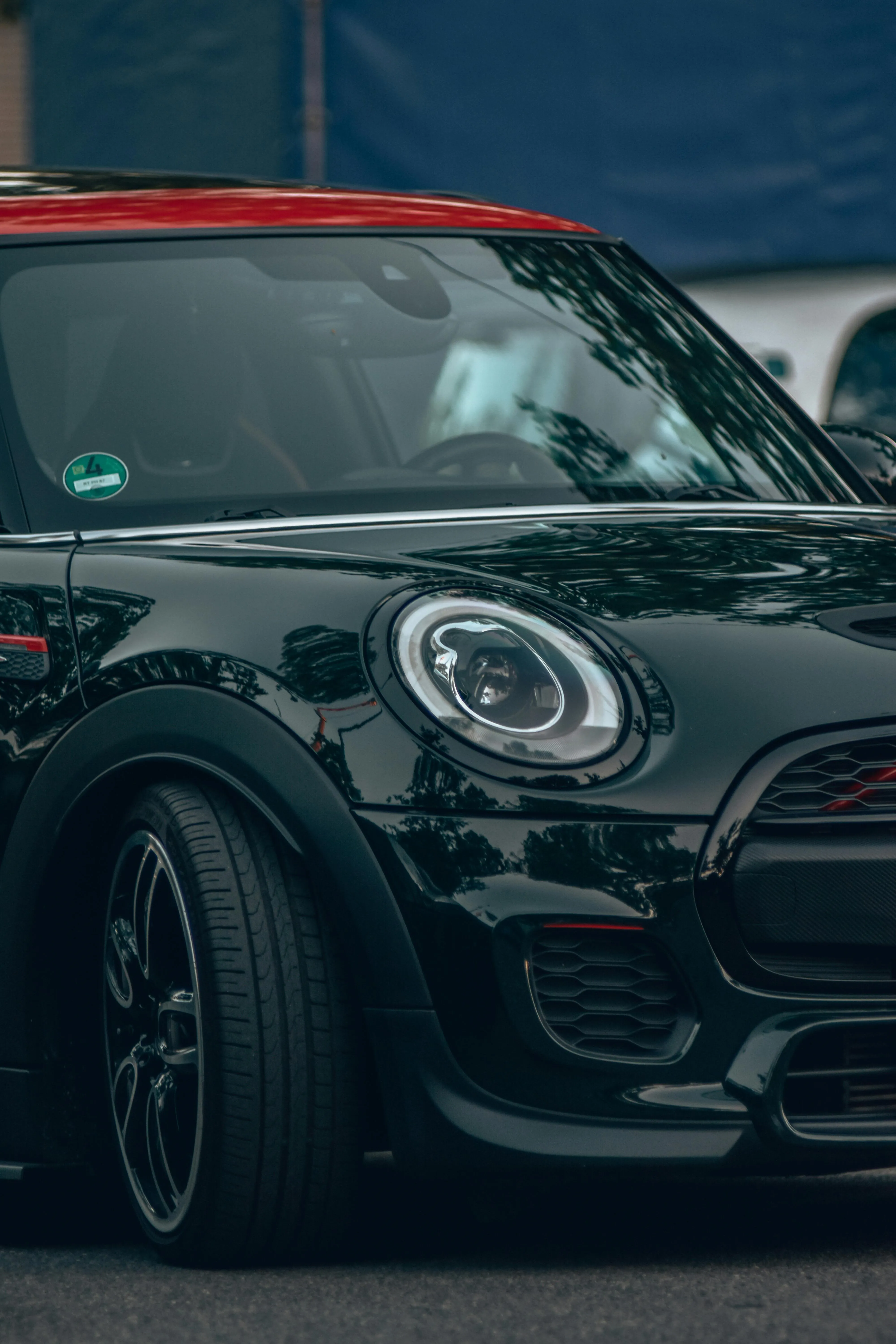 Photograph of a Black Mini Cooper · Free