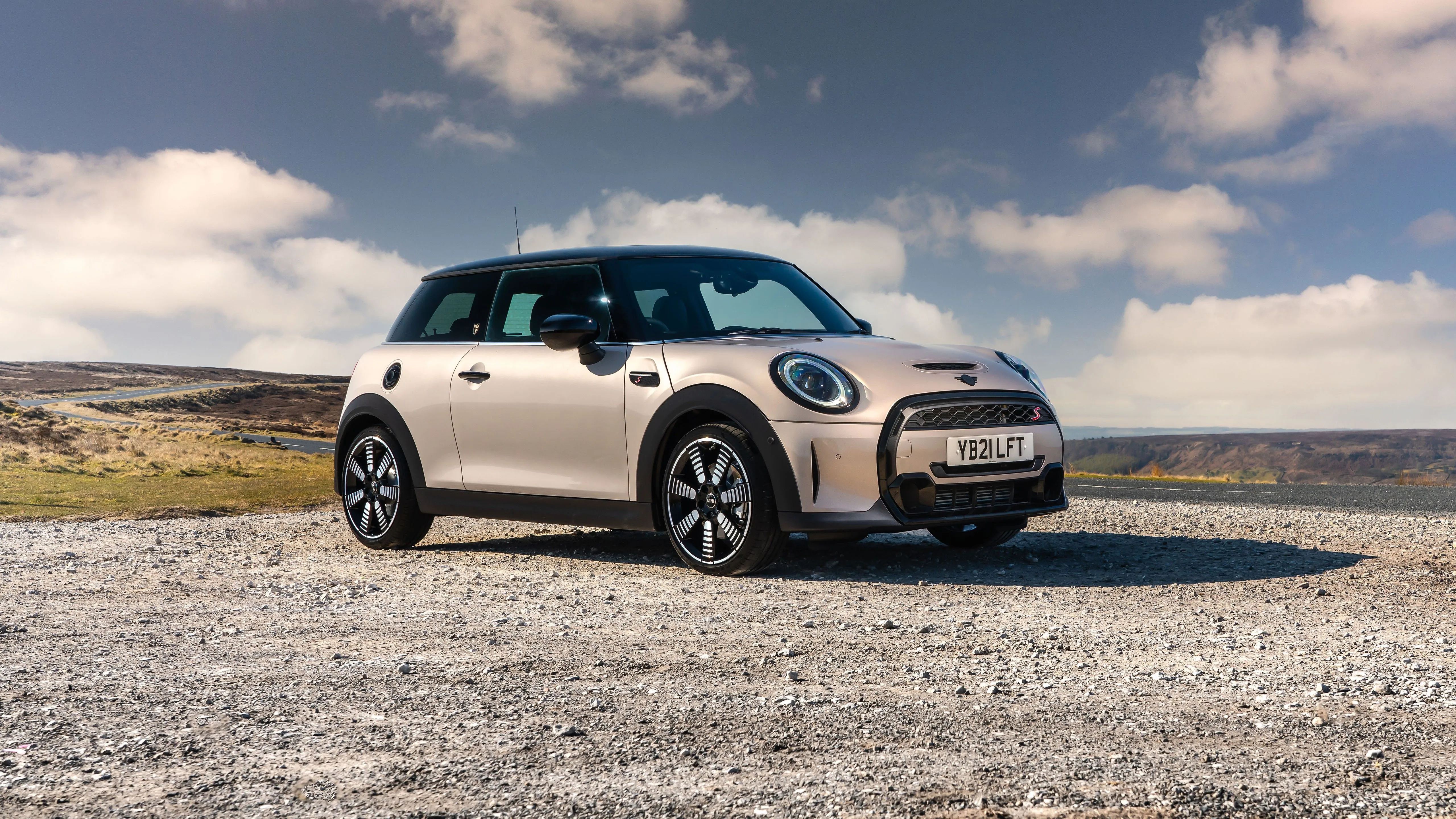 Mini Cooper S 2021 4K 5K HD Cars Wallpaper