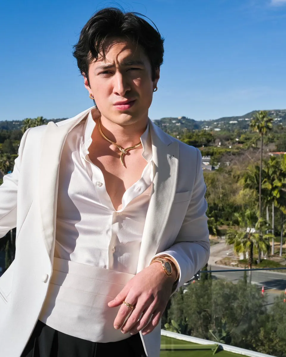 Hudson Williams Photo