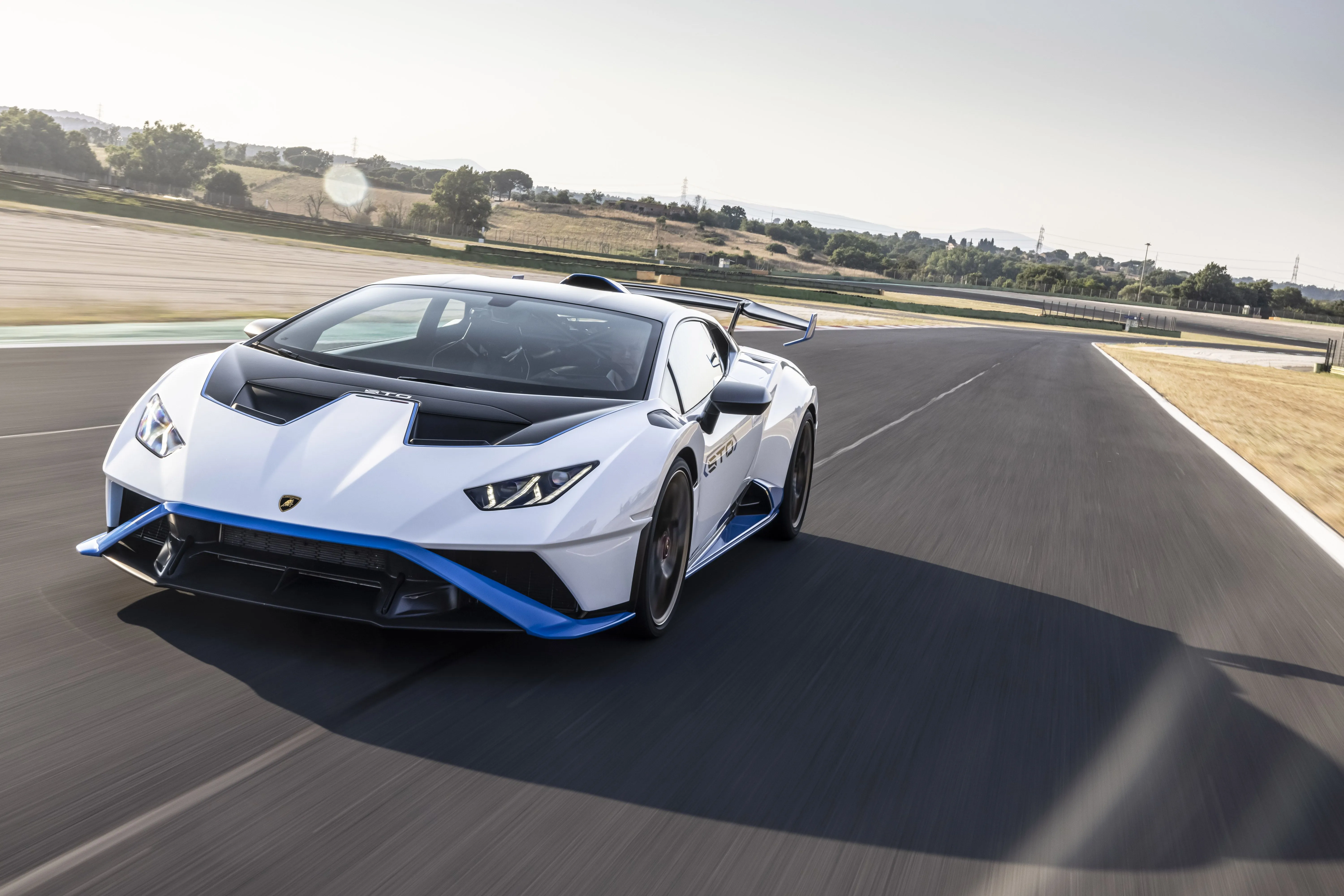 Lamborghini Huracán Sto 4K, Supercar, White Car, HD Wallpaper
