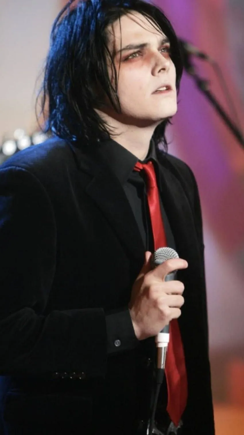 Gerard Way HD phone wallpaper