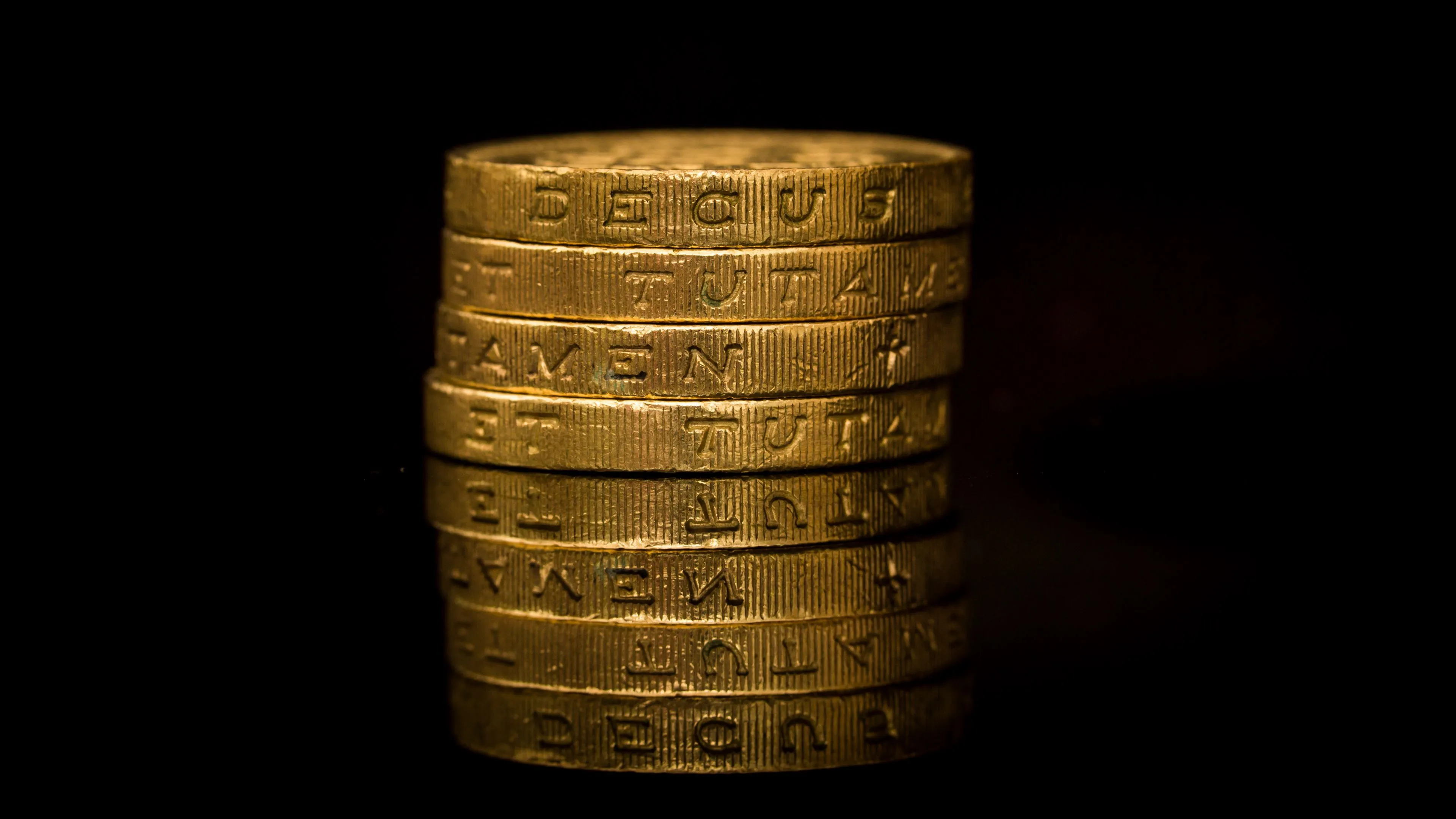 Download wallpaper 3840x2160 coins, gold, old 4k uhd 16:9 HD background