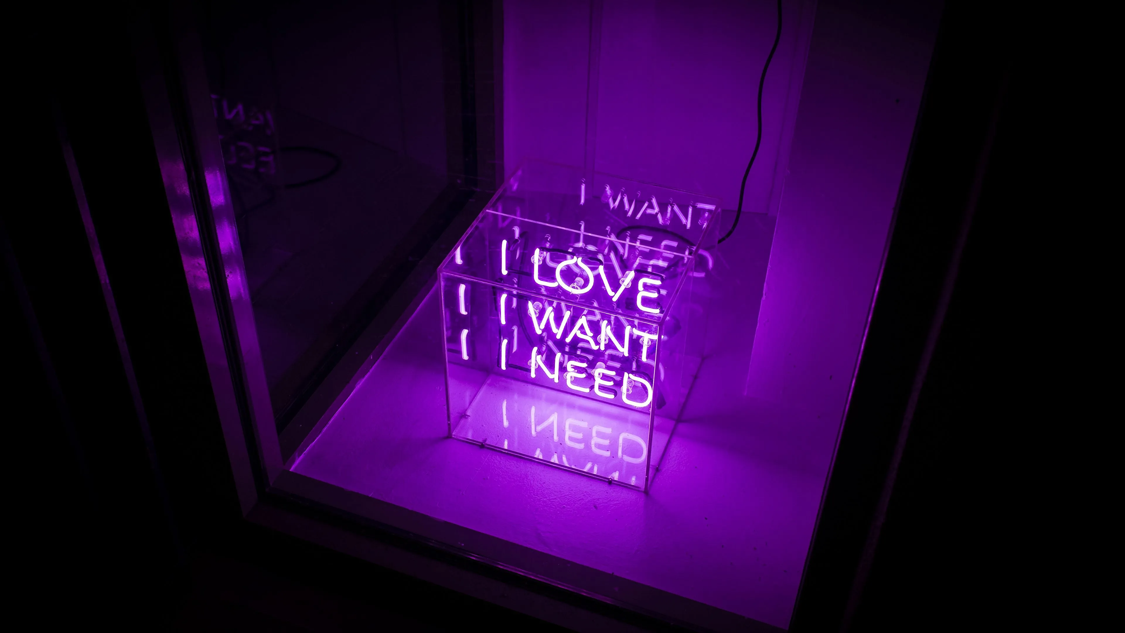 Download wallpaper 3840x2160 inscription, neon, cube, glow, purple 4k uhd 16:9 HD background