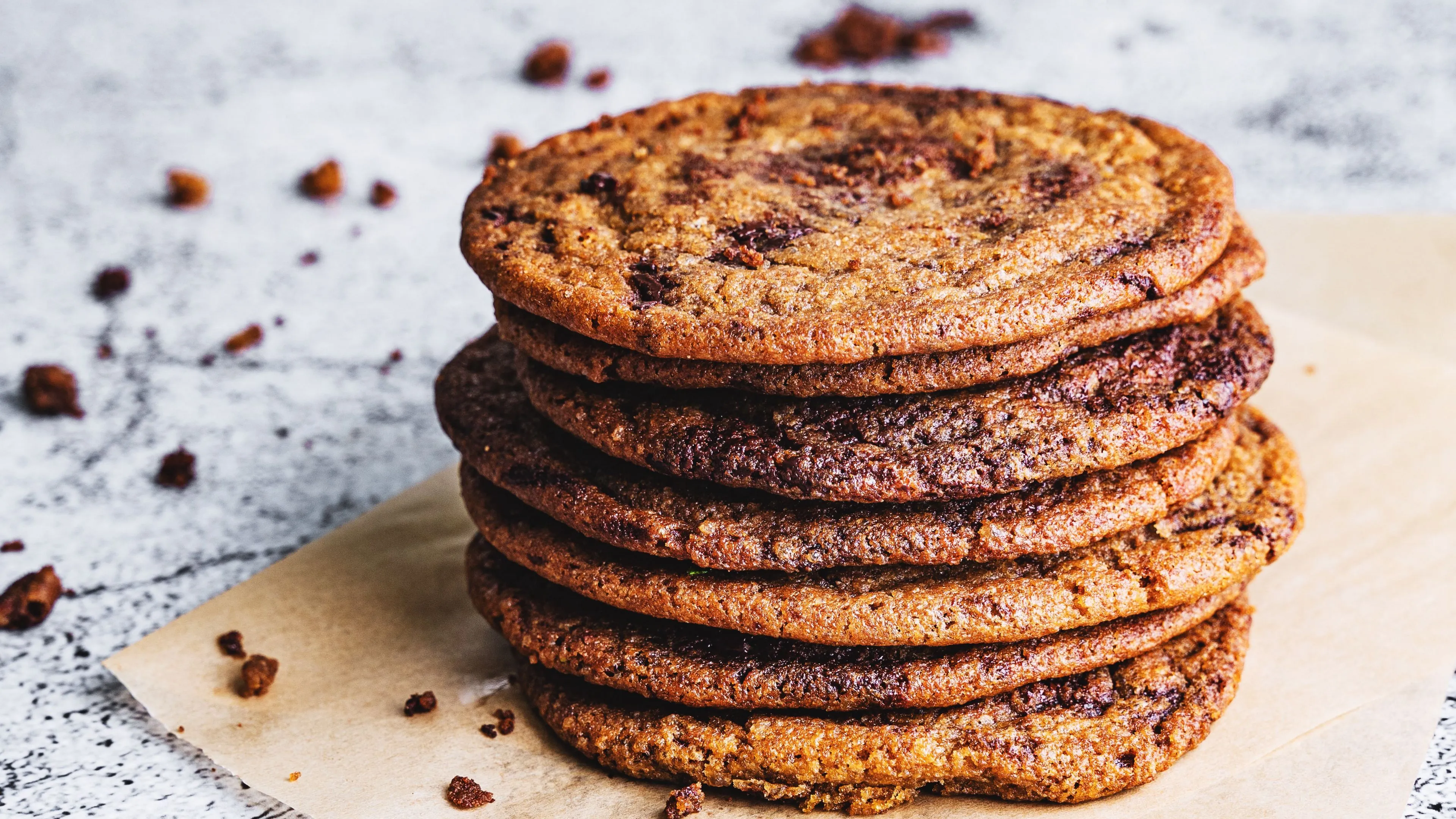 Download wallpaper 3840x2160 cookies, crumbs, dessert, brown 4k uhd 16:9 HD background