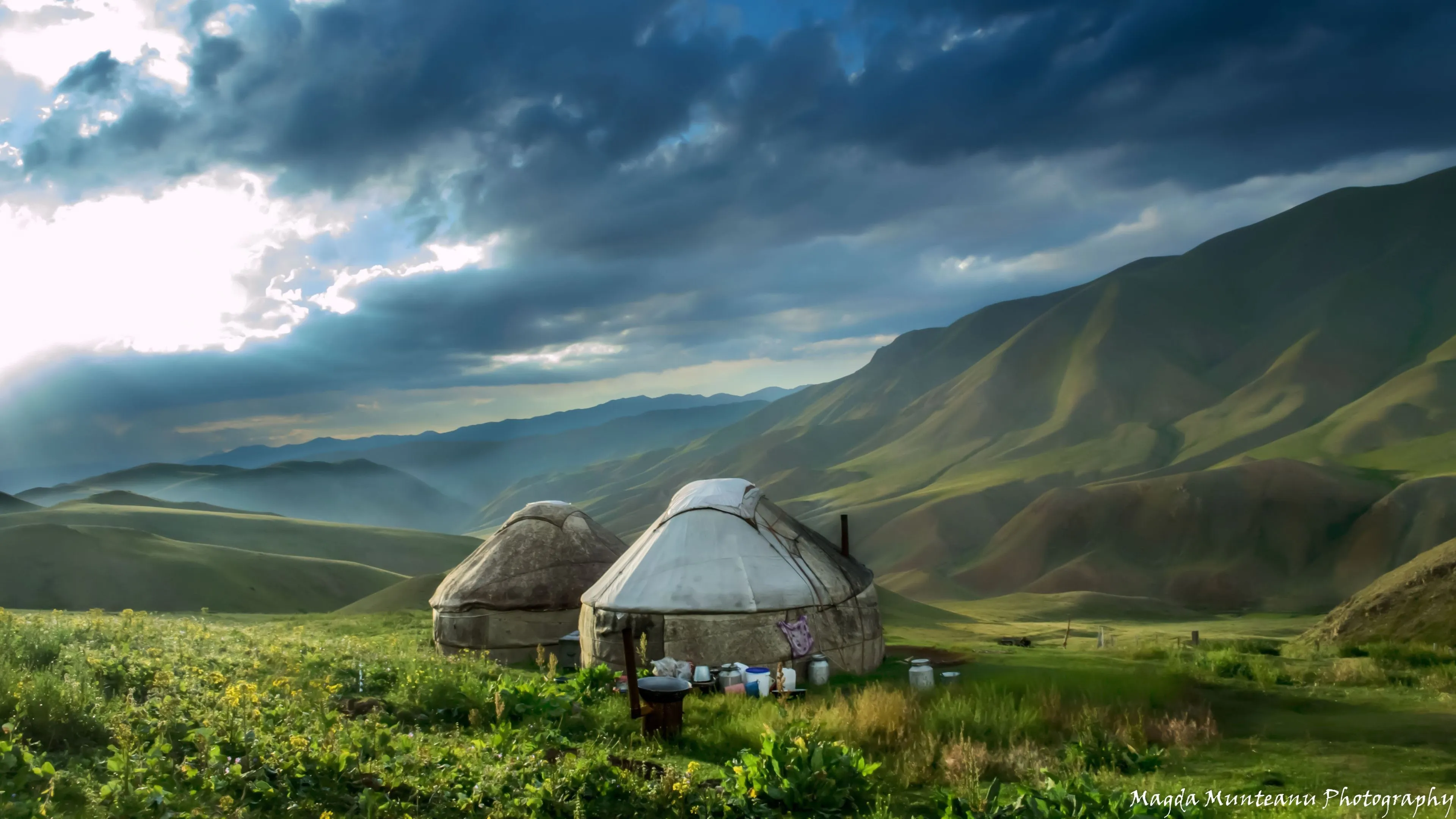 Kyrgyzstan Mountain Background Wallpaper 86422
