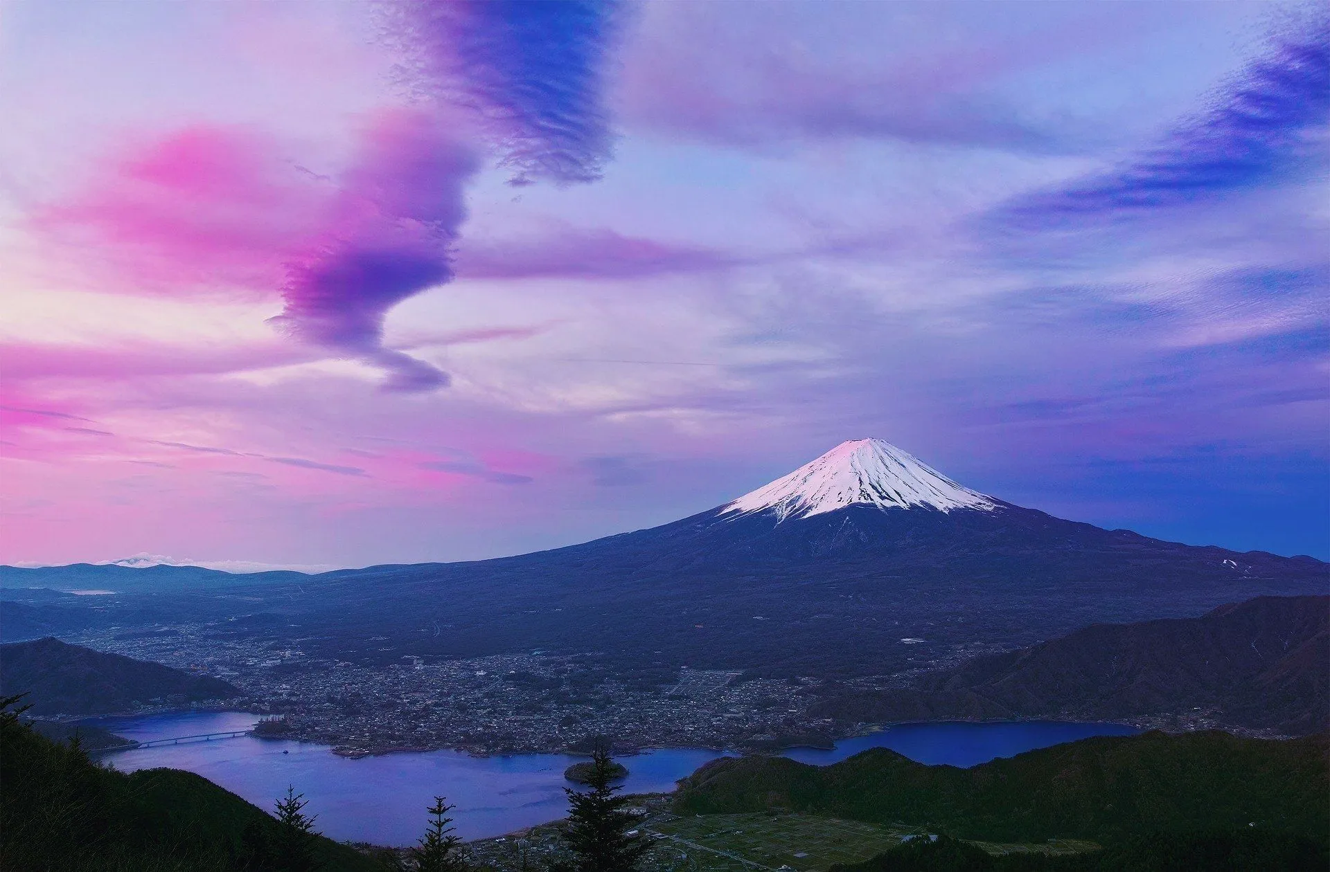 Majestic Mount Fuji: Stunning HD Nature Wallpaper from Japan