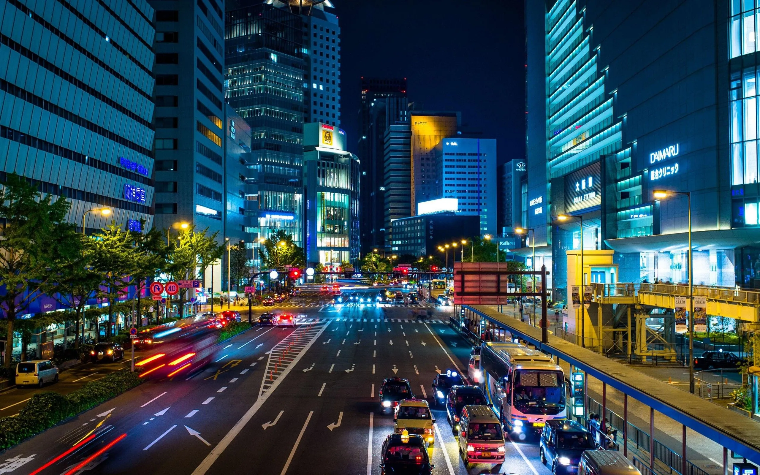 Wallpaper Cars on Road in City During Night Time, Background Free Image