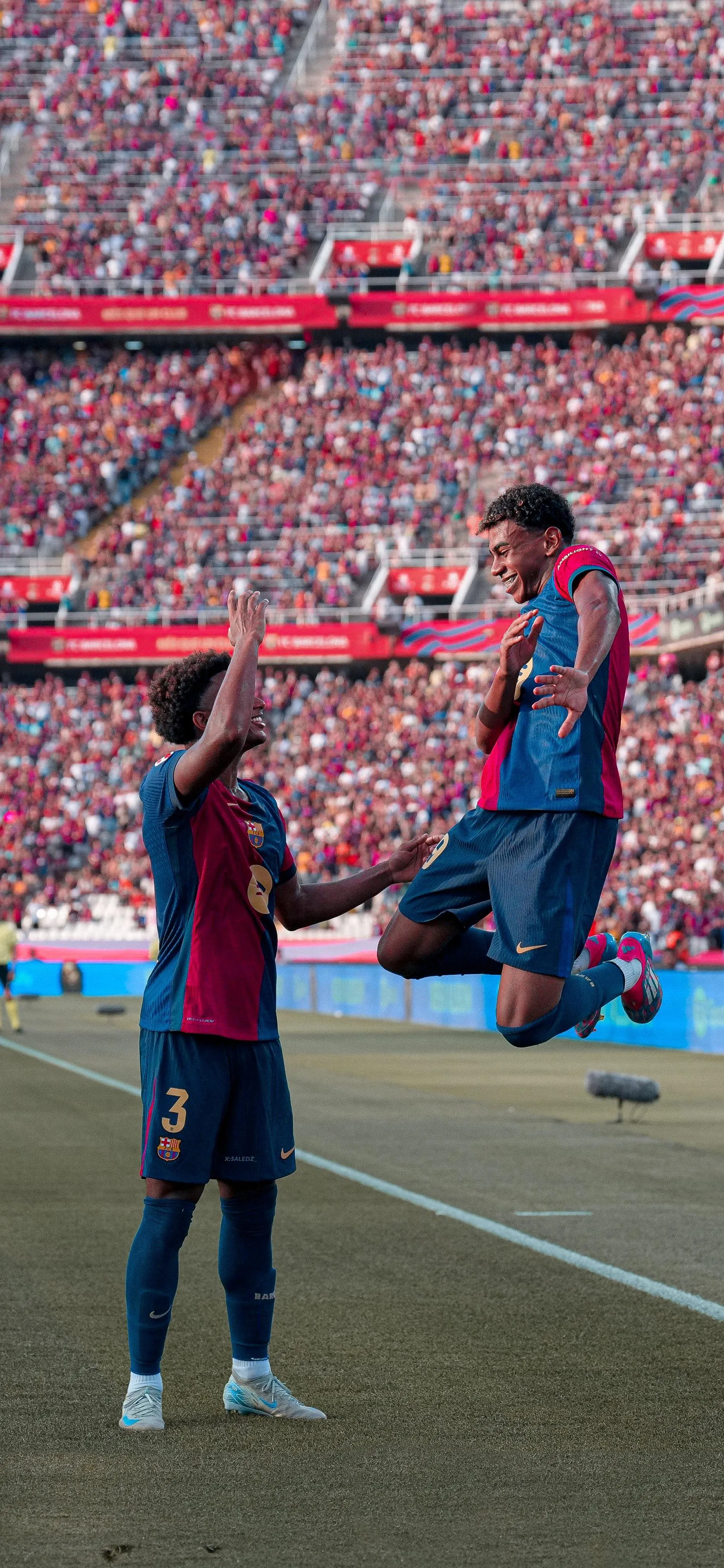 Barcelona Players Wallpaper, HD Background on WallpaperBat