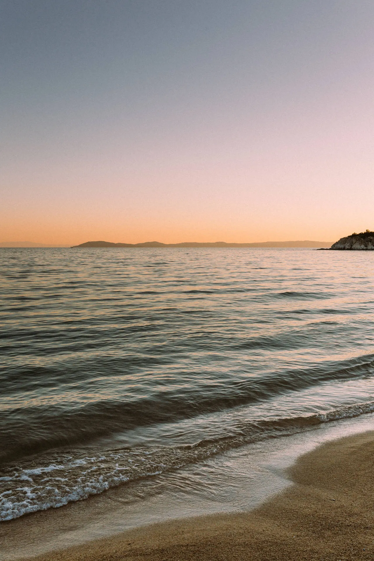Download Seashore Horizon In Greece Wallpaper