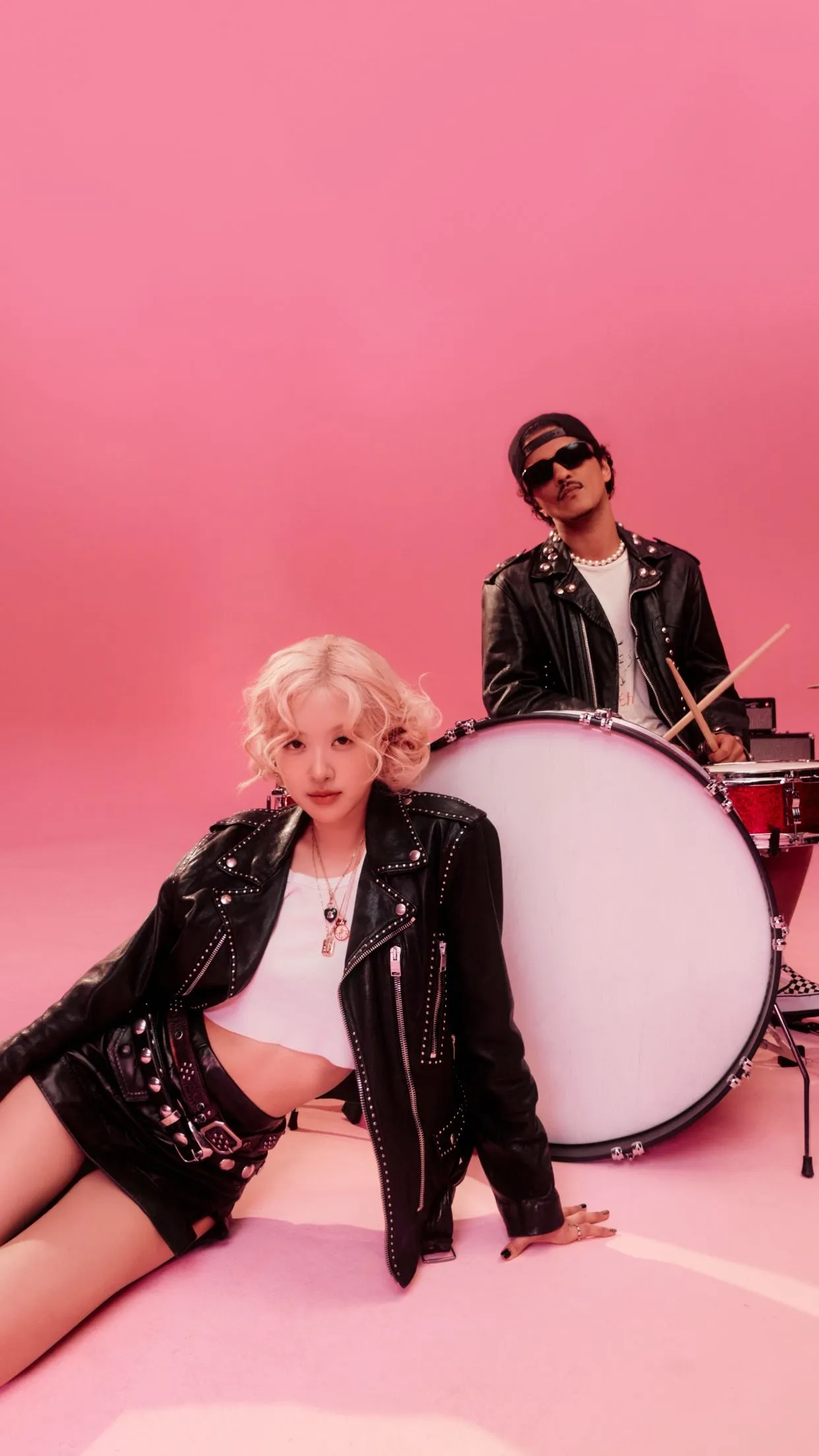 ROSE & Bruno Mars. 8K Wallpaper