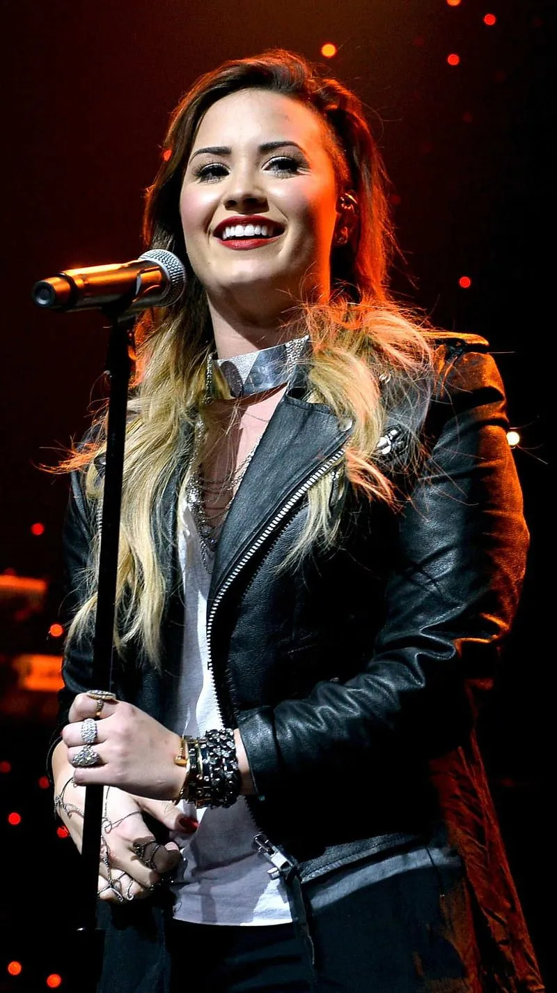 HD demi lovato new wallpaper