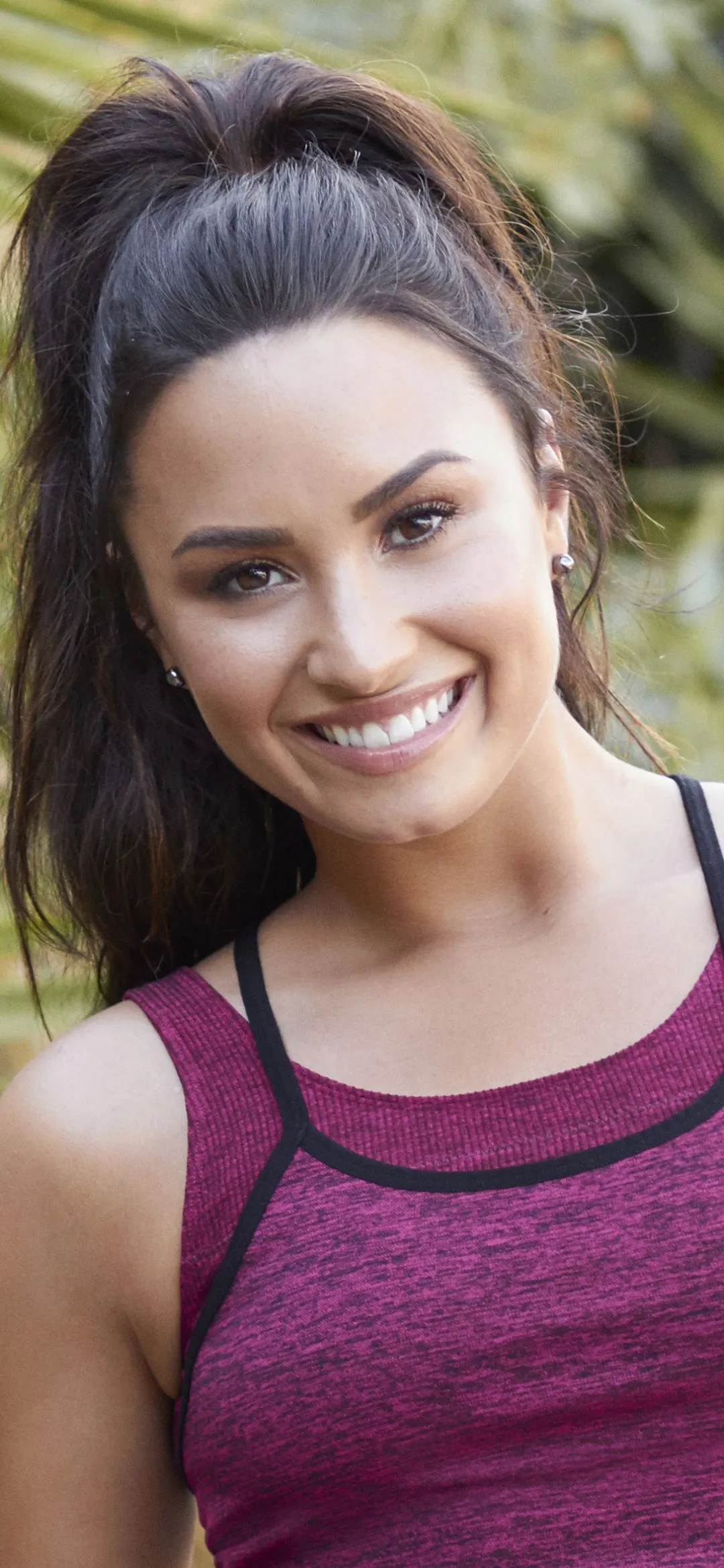 Phone wallpaper: Music, Demi Lovato, Smile, Brown Eyes, Singer, Long Hair, Brunette 1360514