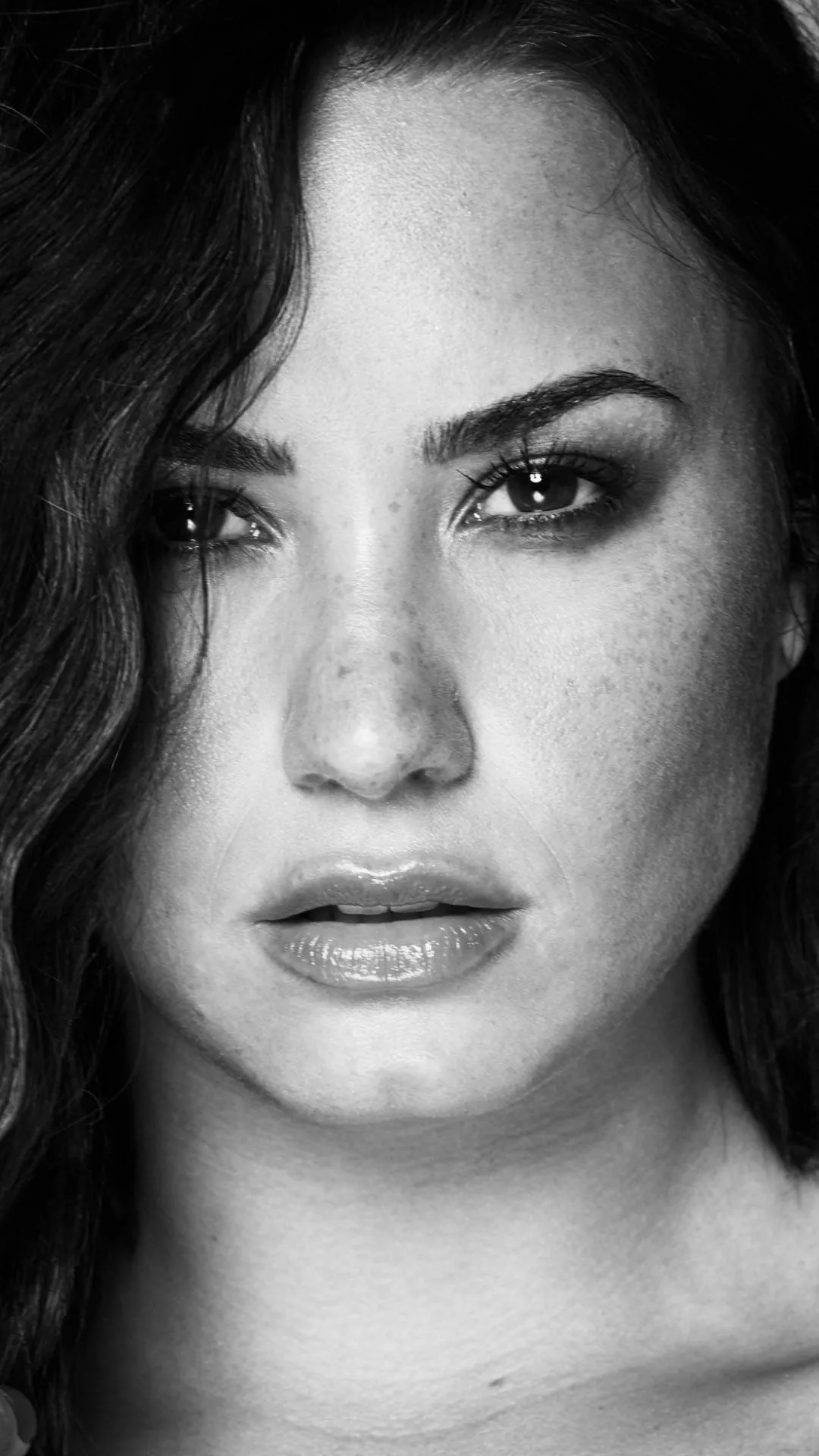 Phone wallpaper: Music, Demi Lovato, Face, Close Up, Singer, Black & White, Monochrome 1292550