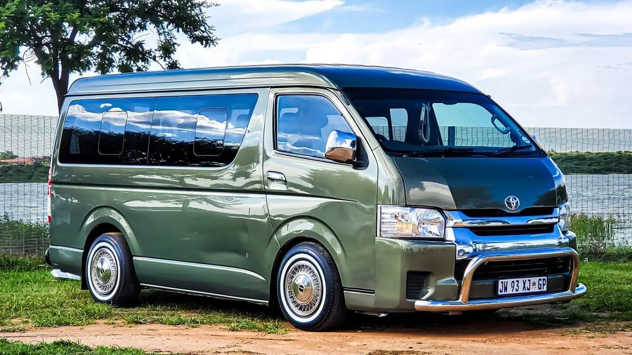 TOYOTA BABY QUANTUM