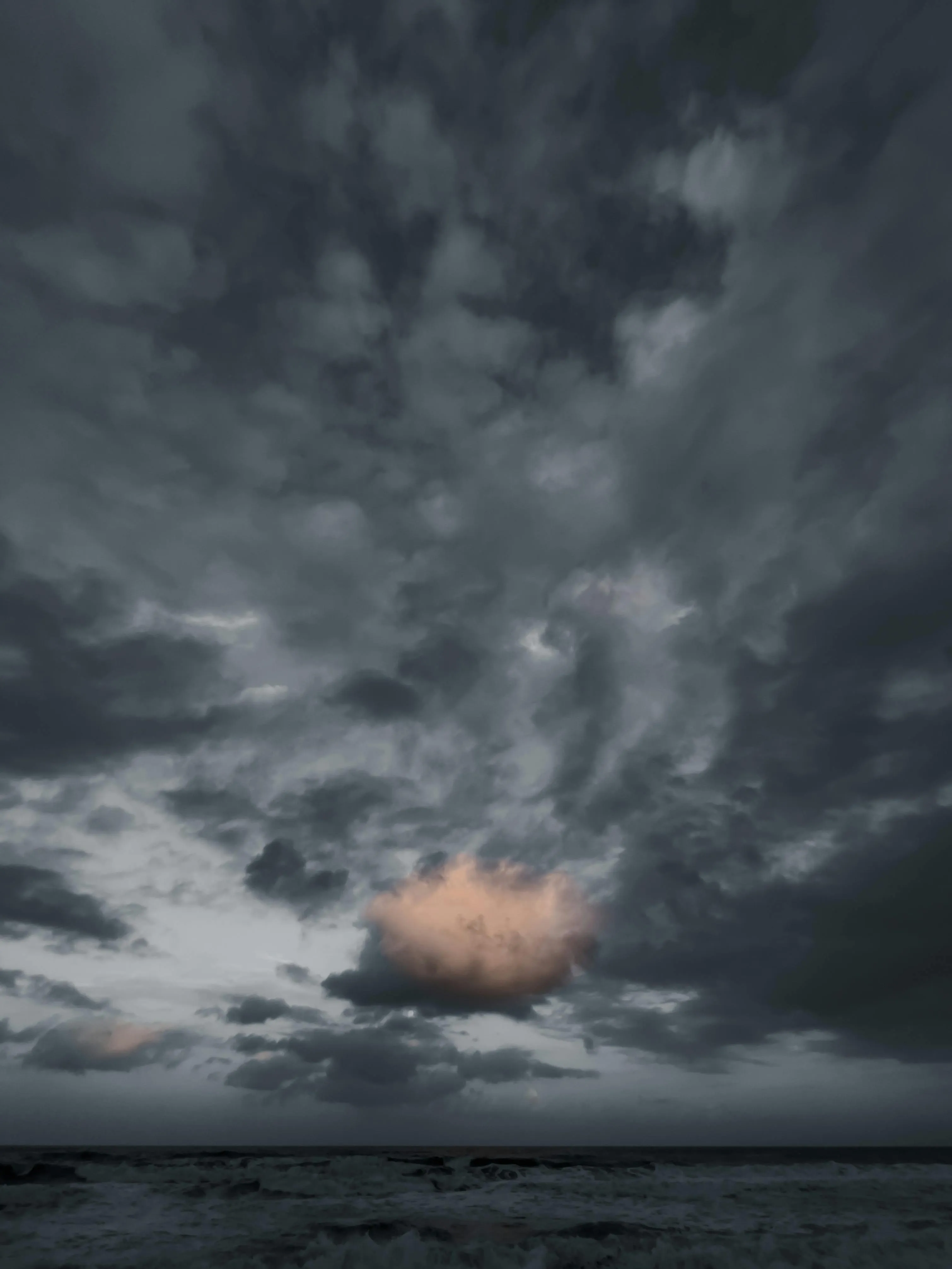 Gray Sky over Sea · Free