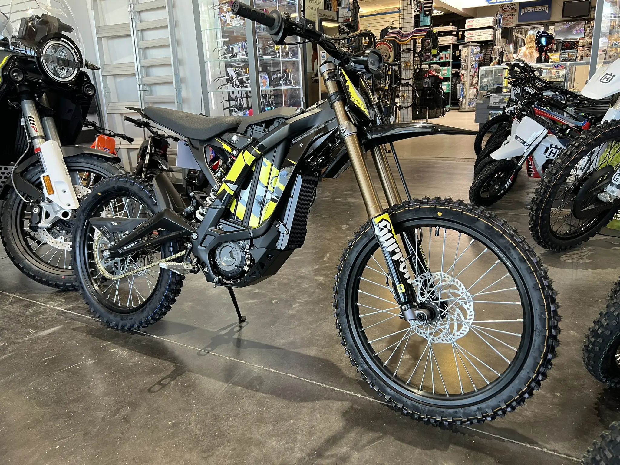 2025 Surron Light Bee X Lewie's Motorsports