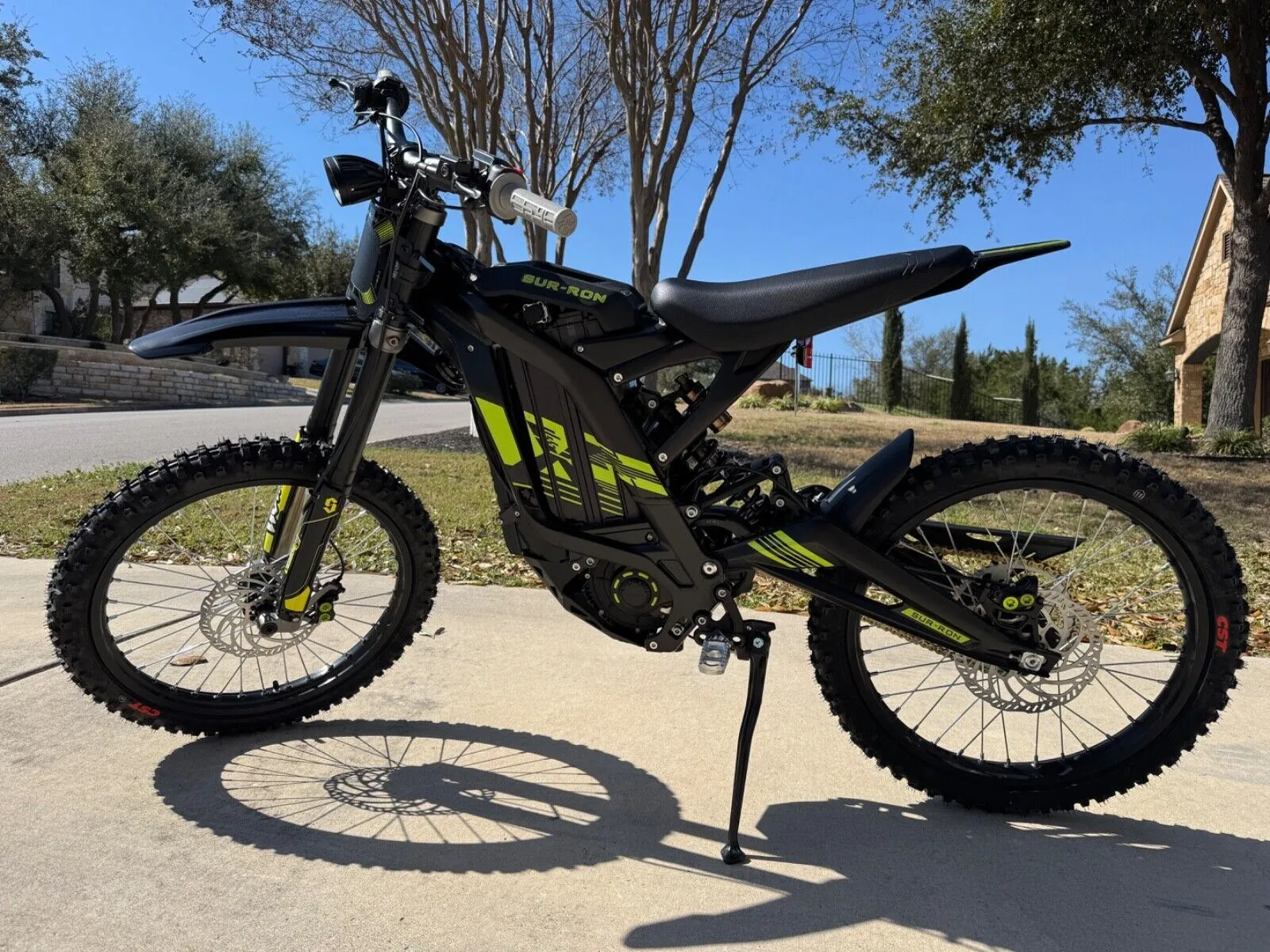 NEW SurRon Light Bee X Off Road Electric Motorcycle Honduras