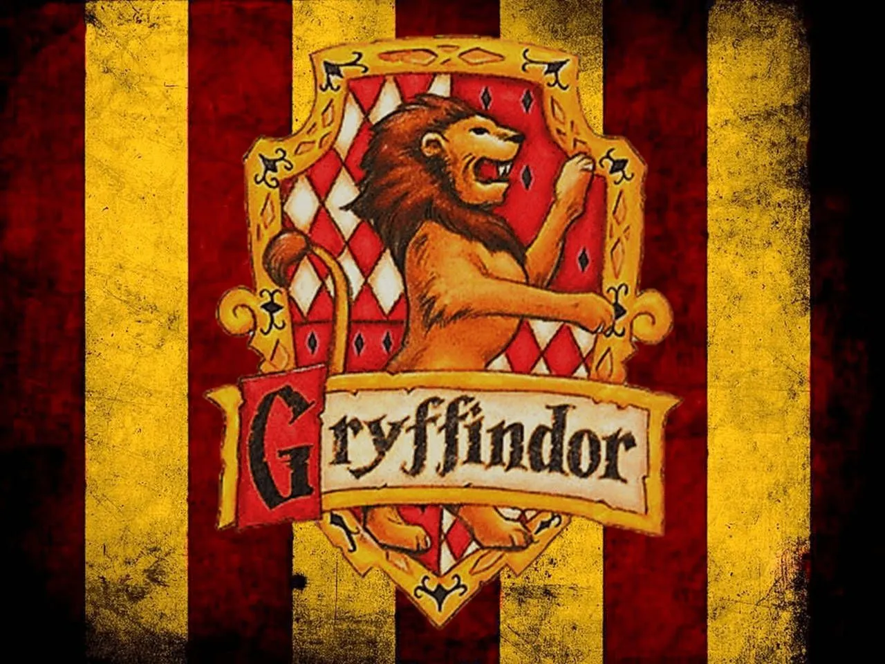 Download Gryffindor House Crest Artwork Wallpaper