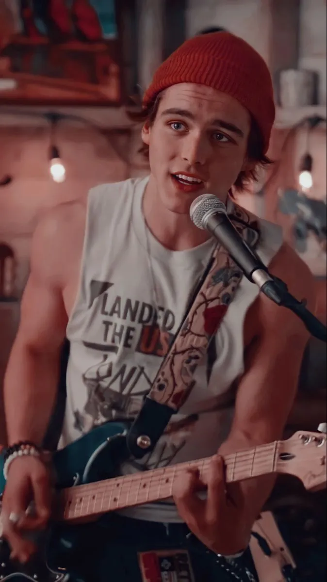 Julie And The Phantoms Luke Wallpaper