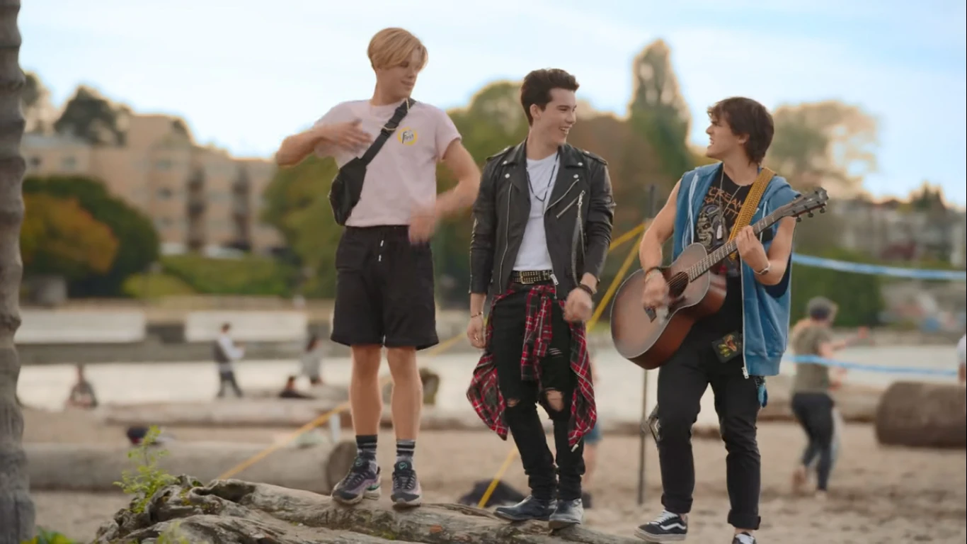 This Band is Back (Reggie's Jam). Julie and The Phantoms