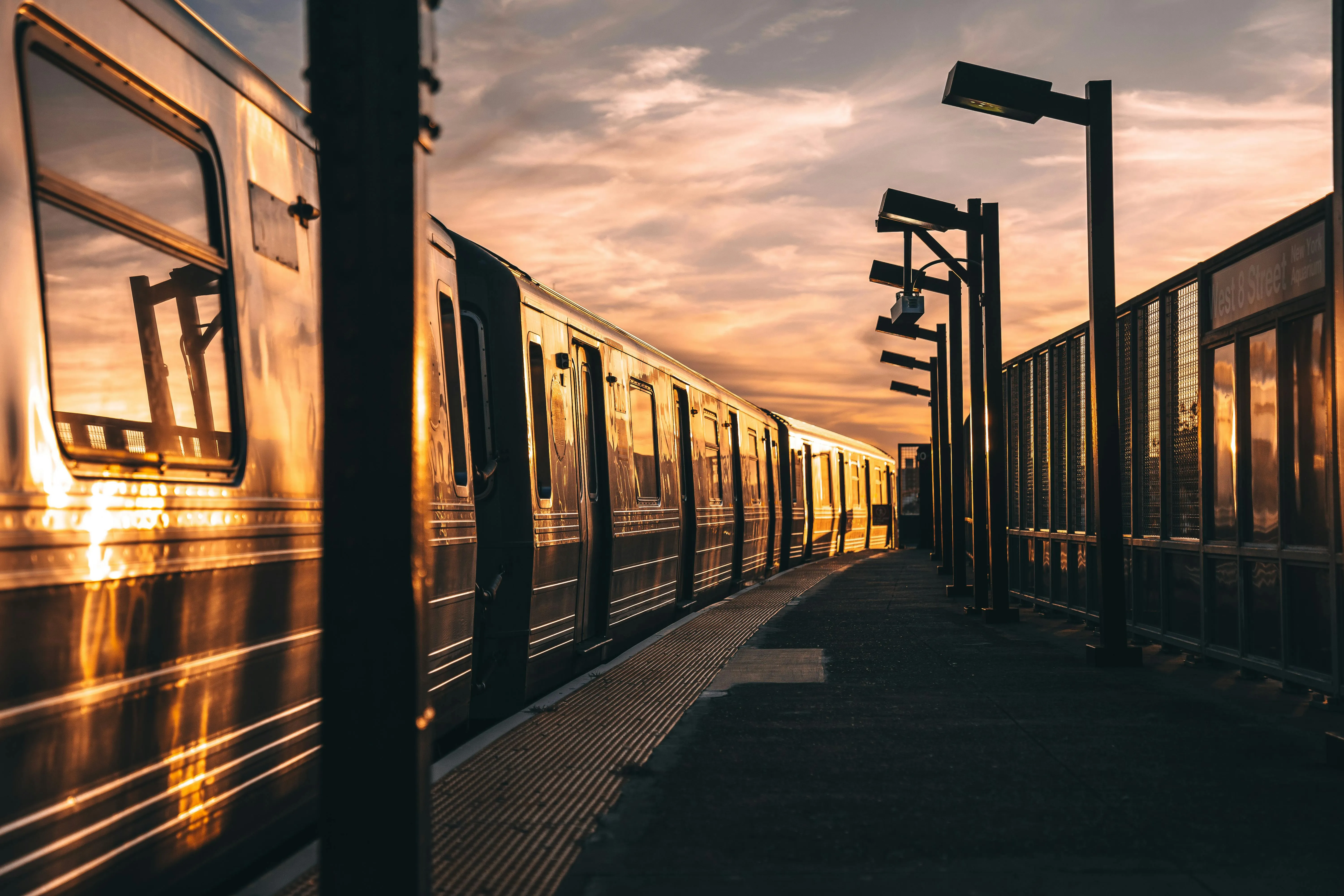 Train Wagon at Dawn · Free