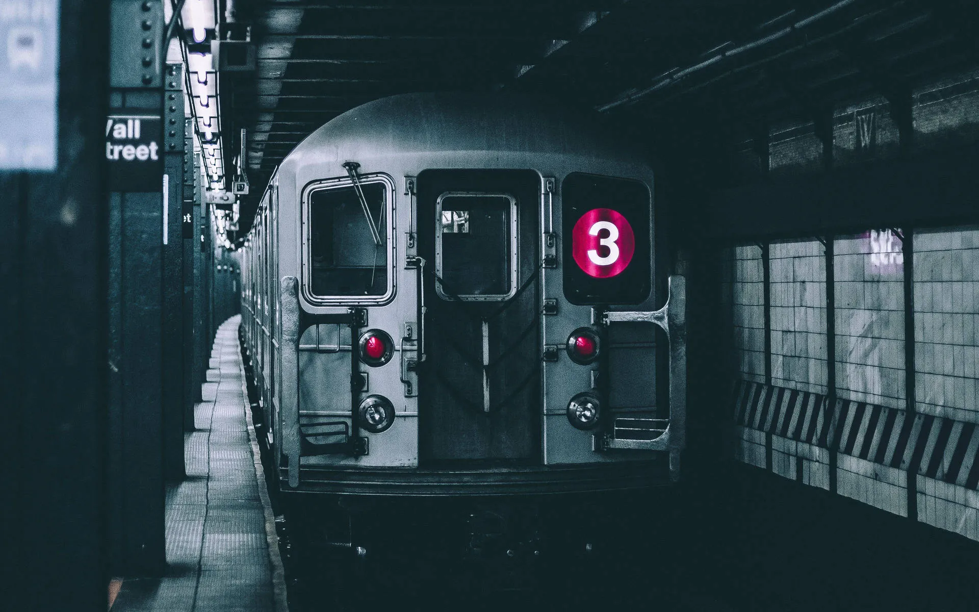 Download New York City Underground Subway Train Wallpaper