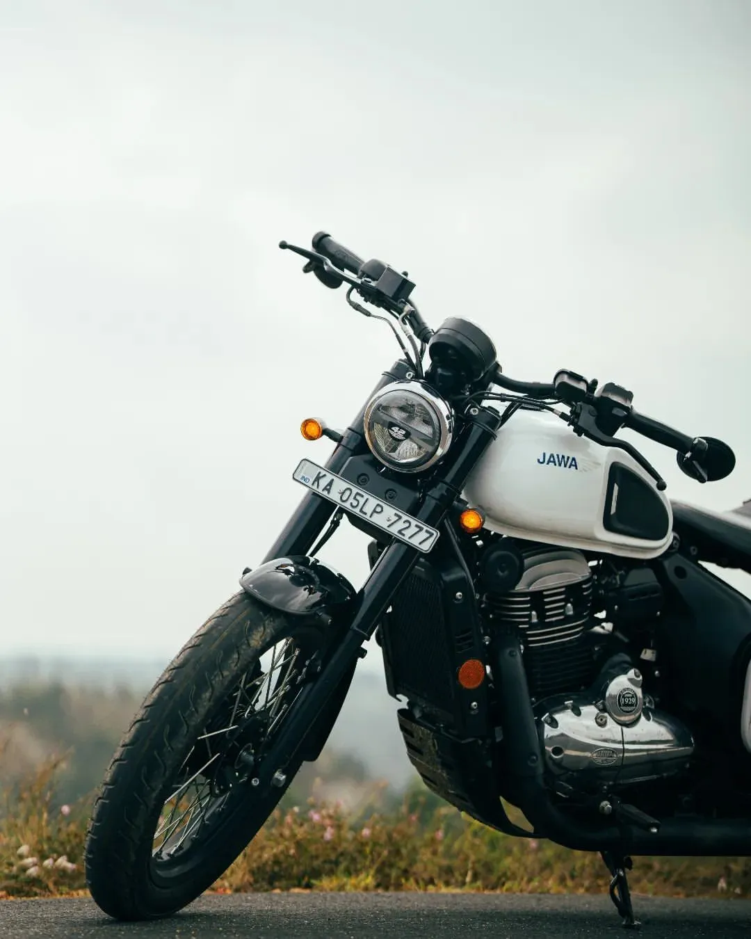 Jawa 42 Bobber Wallpaper