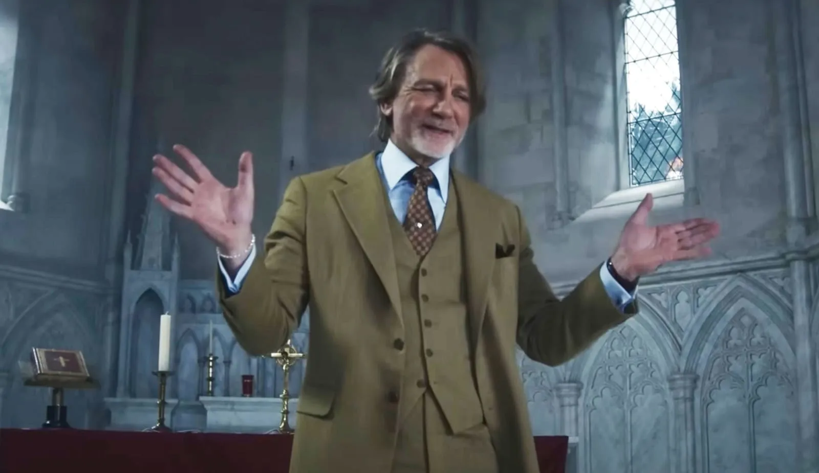 Daniel Craig's Benoit Blanc is back on the case in Wake Up Dead Man: A Knives Out Mystery trailer