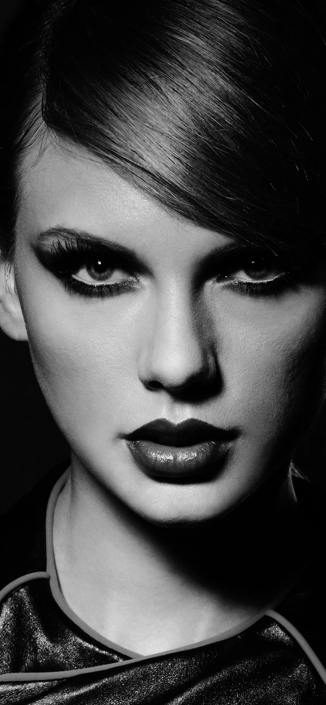 Taylor Swift Black And White Official
