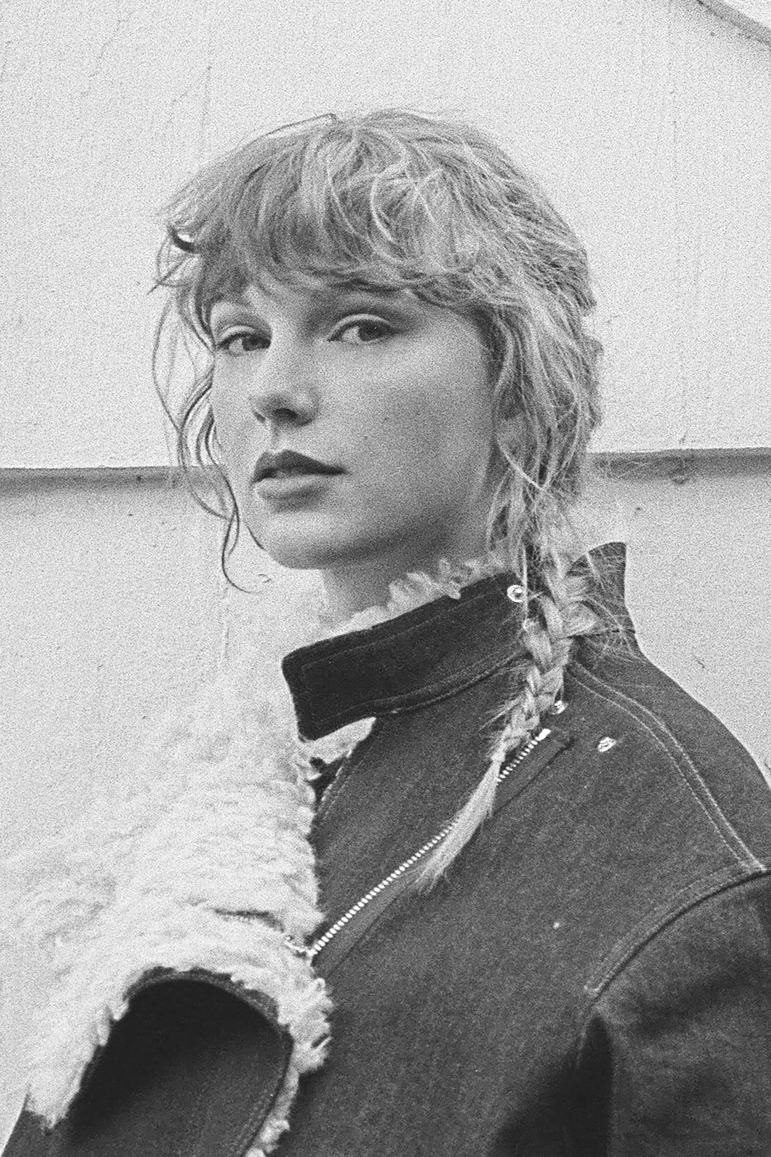 Taylor Swift Reveals A Holiday Ready Beauty Look On Her New Album Cover