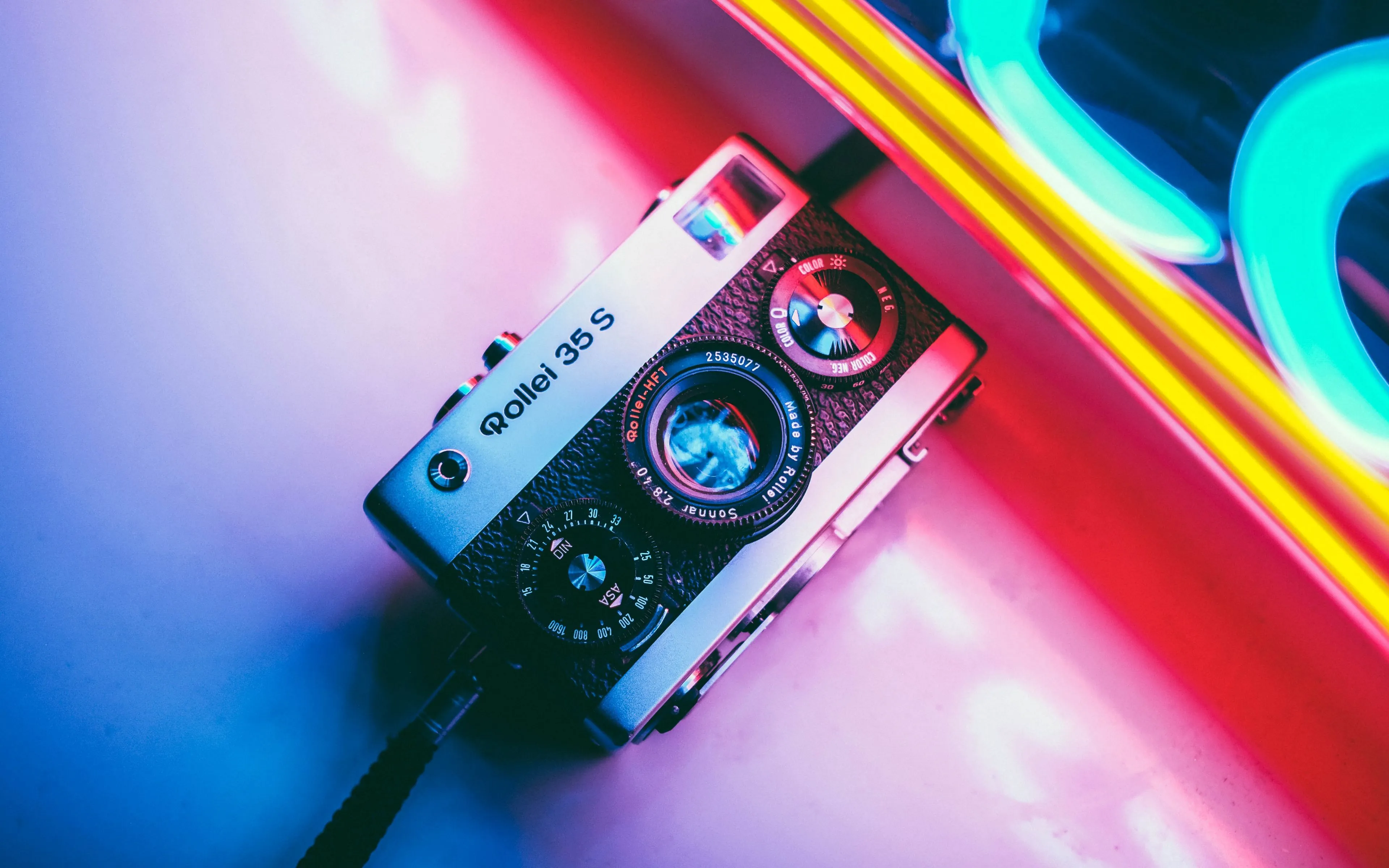 Download wallpaper 3840x2400 camera, neon, retro, light, colorful 4k ultra HD 16:10 HD background