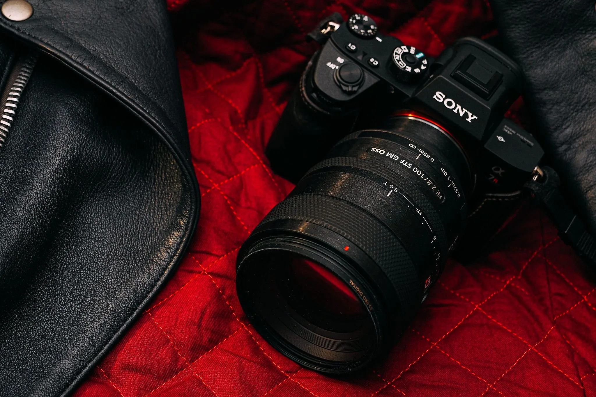 Desktop wallpaper: Sony A7R 3, Camera, Man Made, Lens 4K free download for PC. 987394