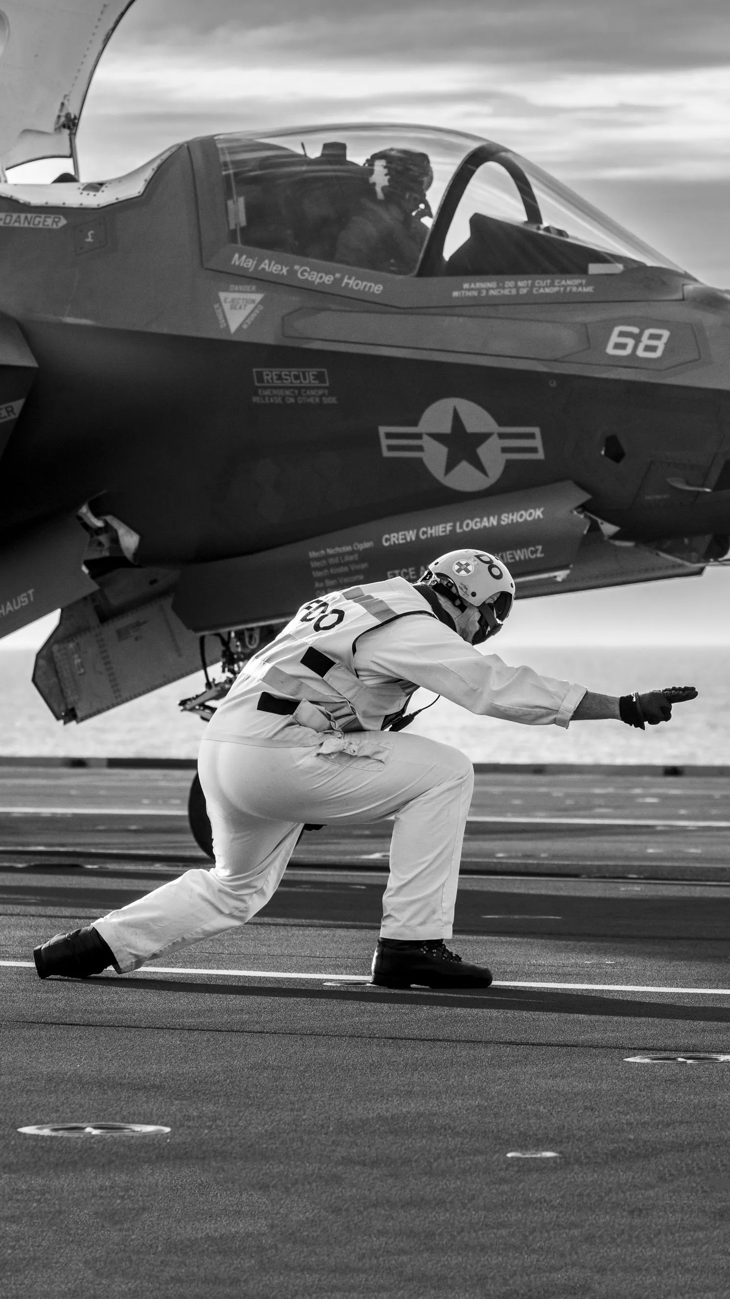 Download An F 35 Background For Your Device!