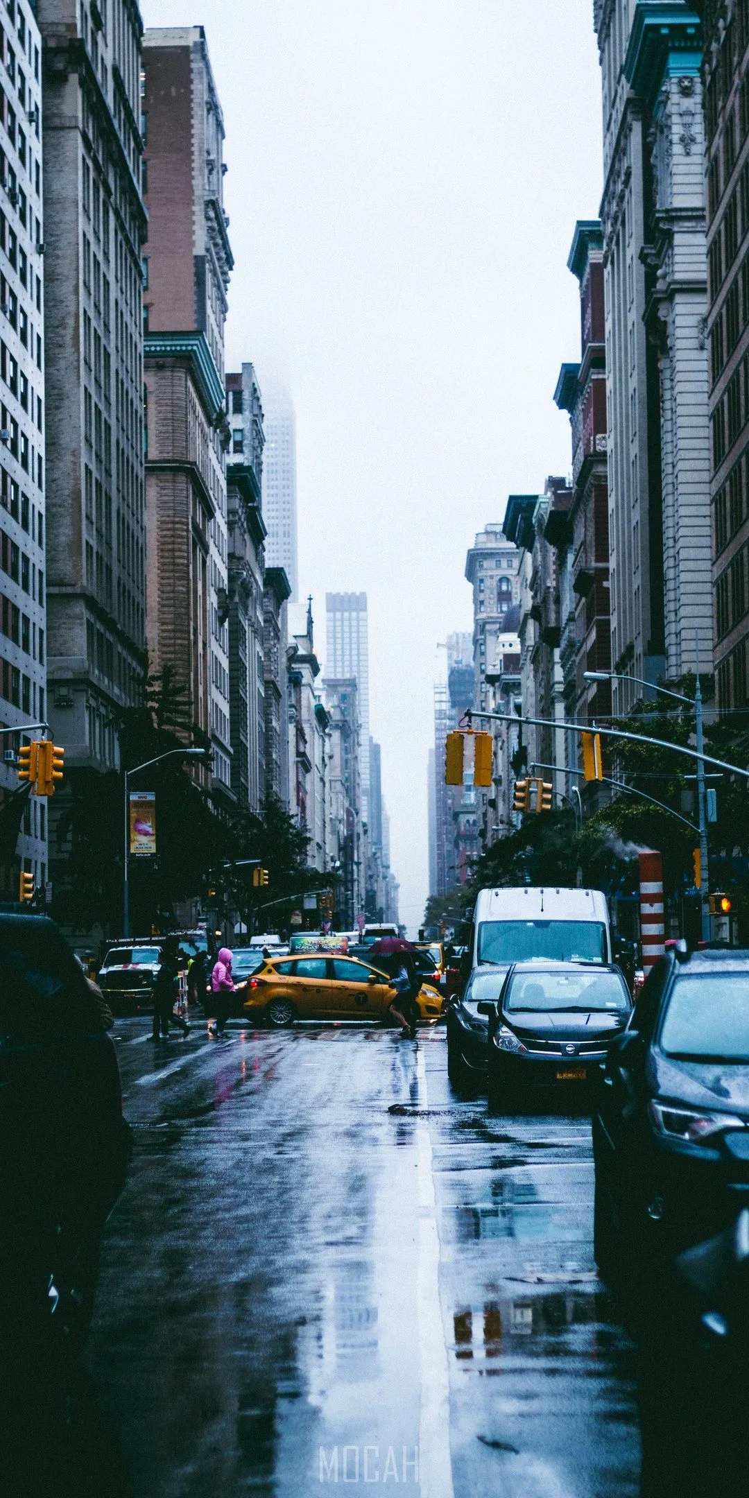 Rainy Day On 5Th Avenue New York City HD Phone Wallpaper