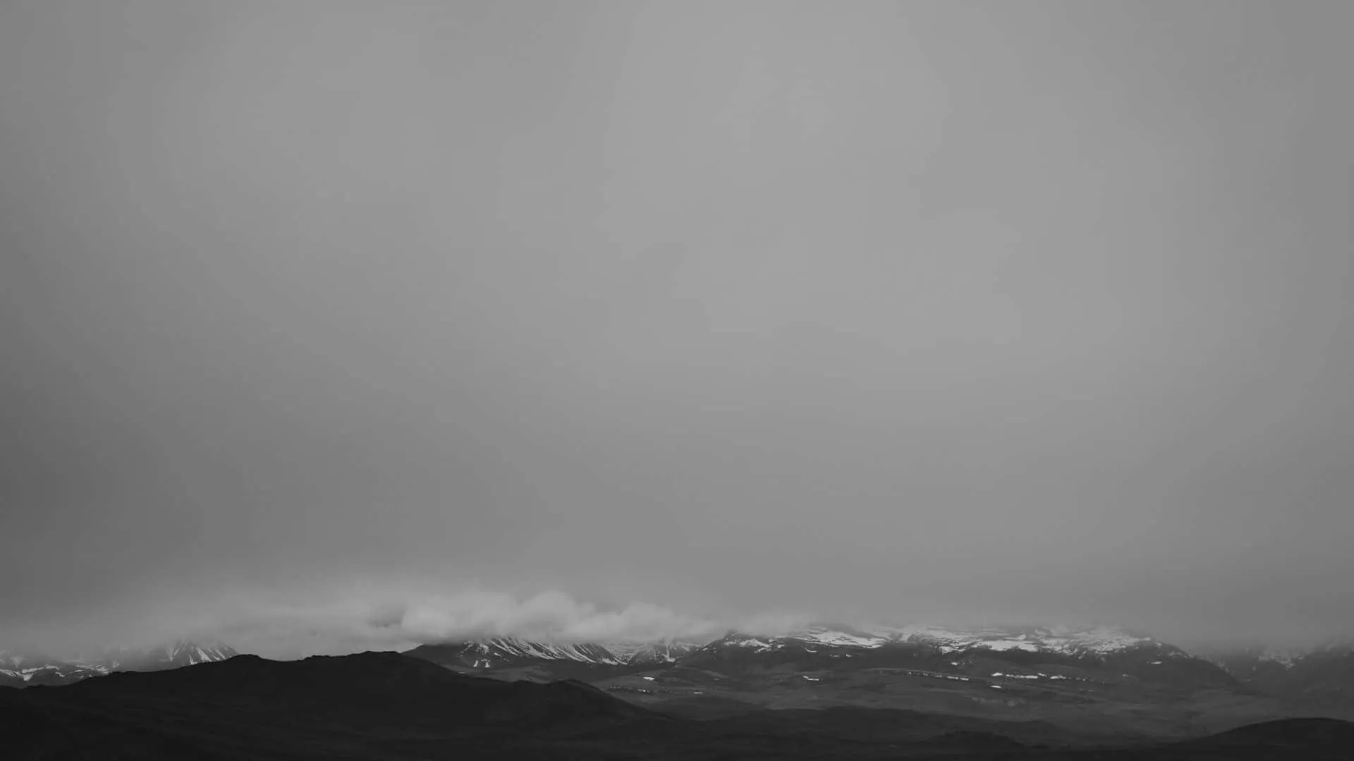 Download Unveiling the beauty of grey through an aesthetic desktop Wallpaper