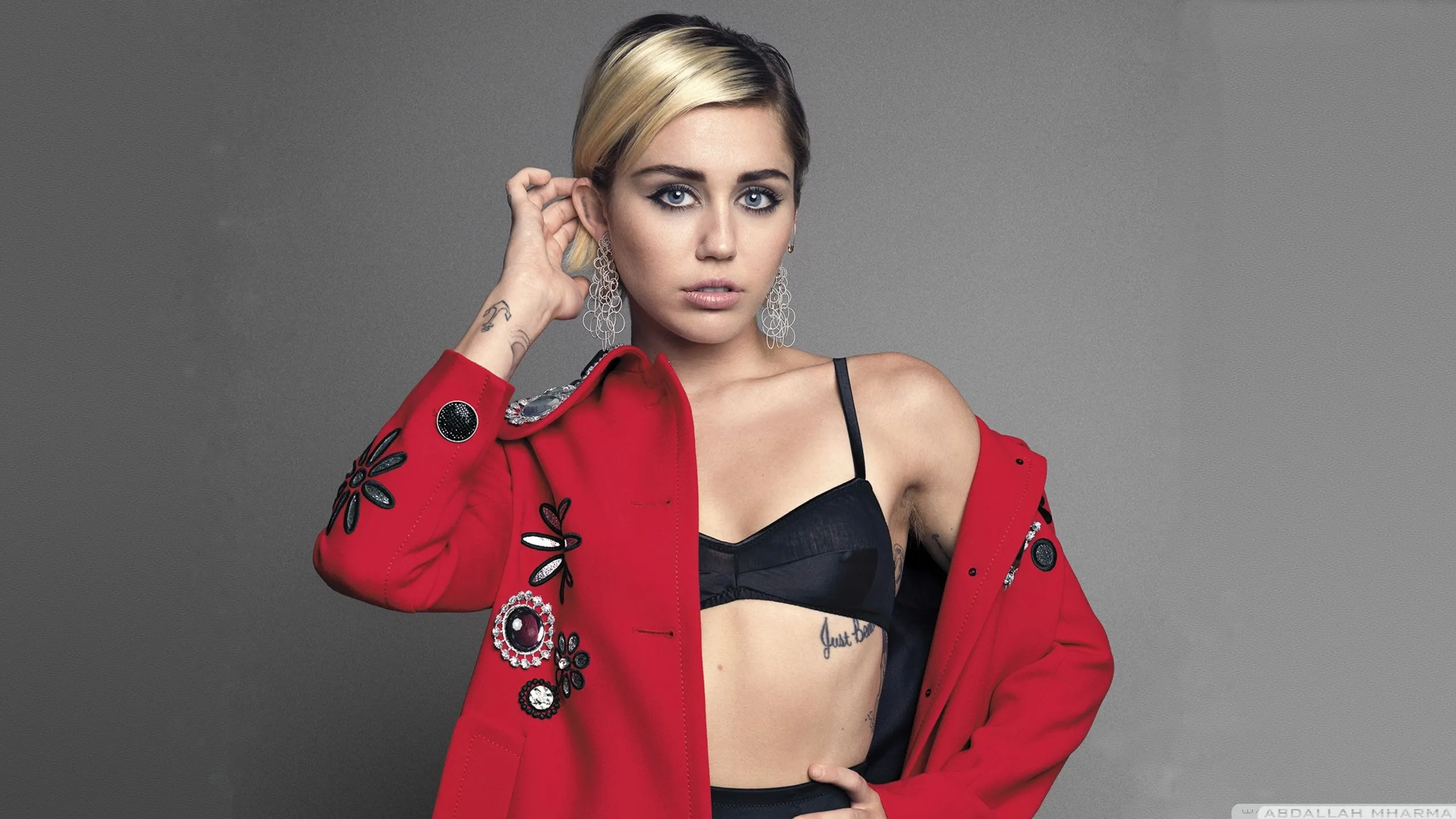 Miley Cyrus 4K UHD Wallpaper for UltraHD Desktop and TV