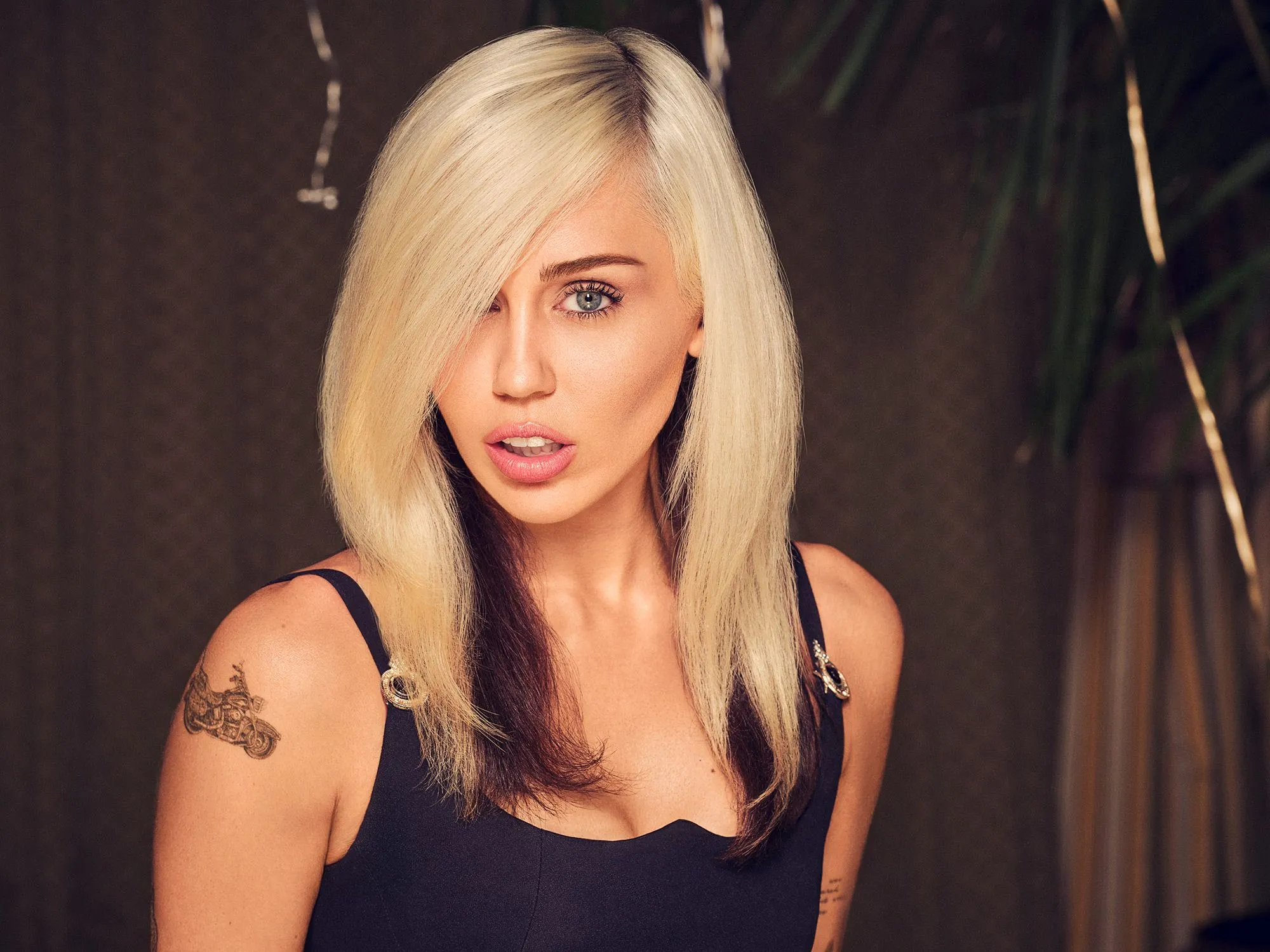 Miley Cyrus Wallpaper and Background