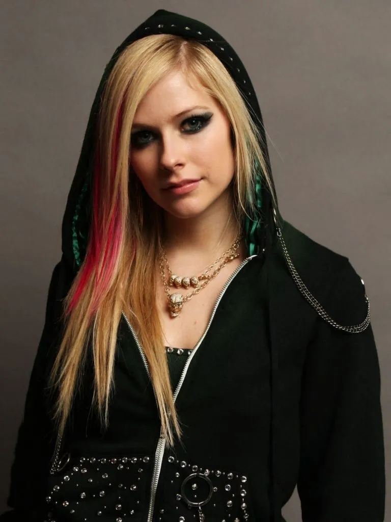 Avril Lavigne 9 4K UHD Wallpaper for UltraHD Desktop and TV, Widescreen and UltraWide Display