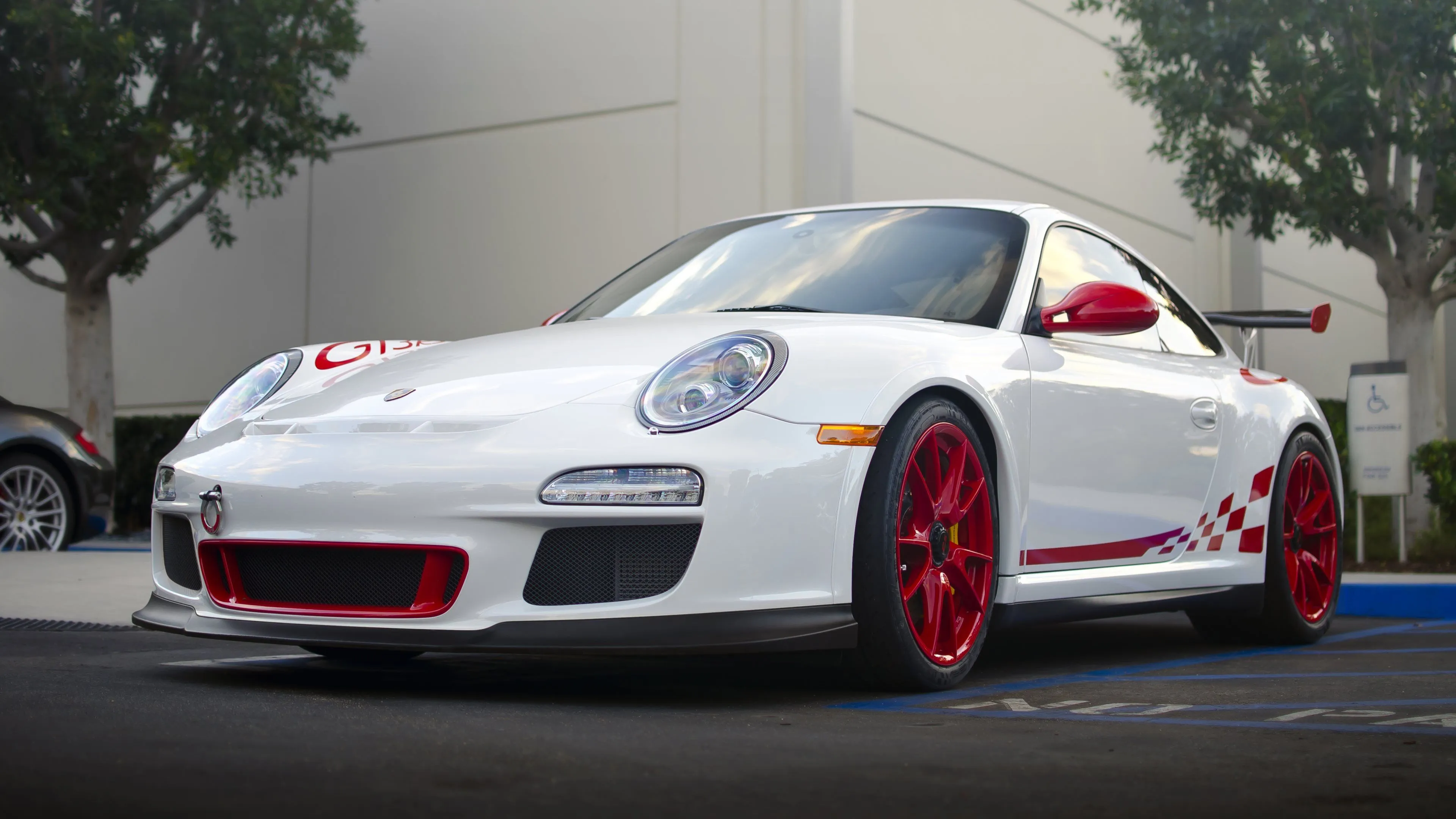 Porsche 911 GT3 RS White Beast