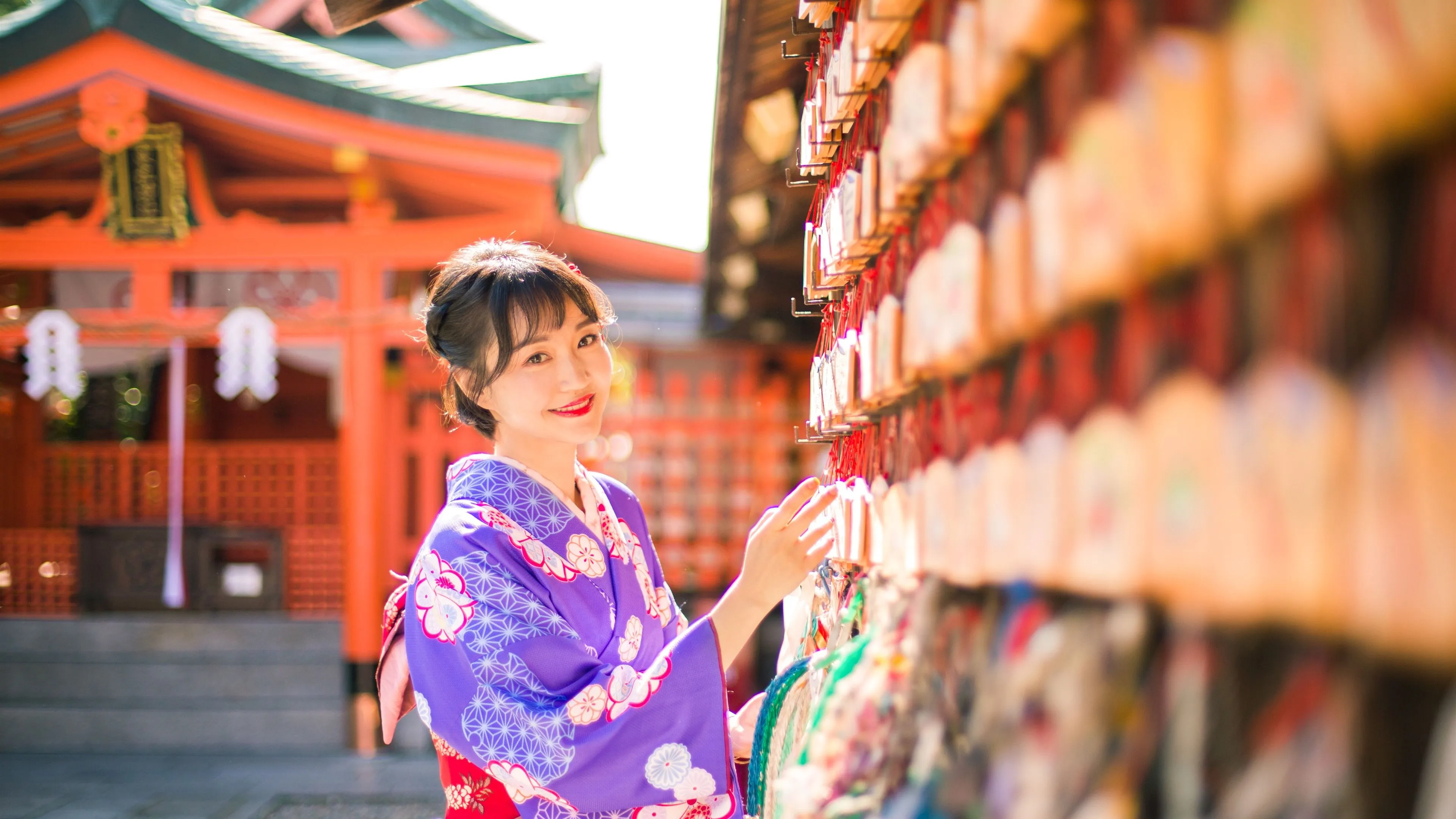 Wallpaper Smile Japanese girl, purple kimono 5120x2880 UHD 5K Picture, Image