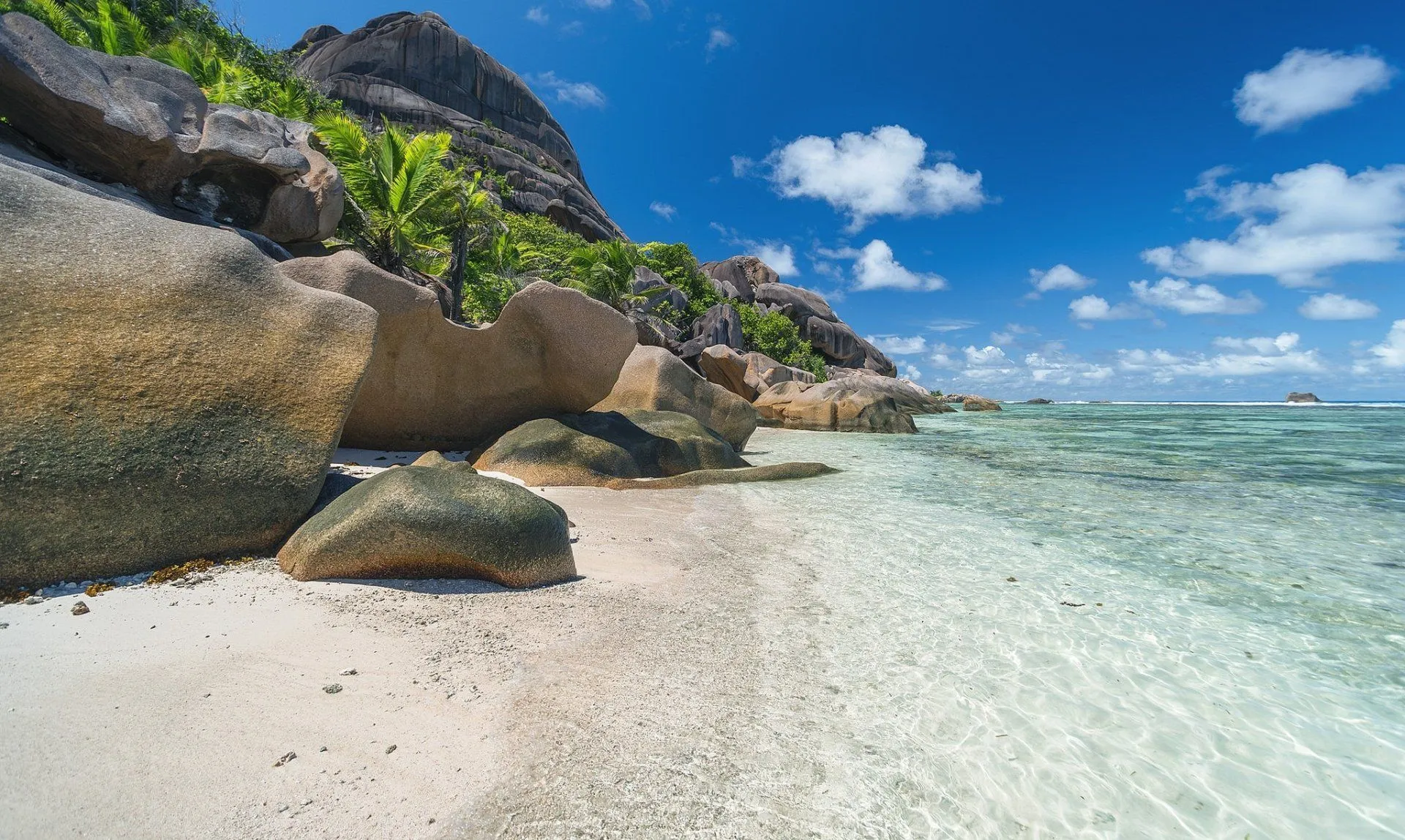 Pristine Coastal Escape: HD Nature Wallpaperx1224