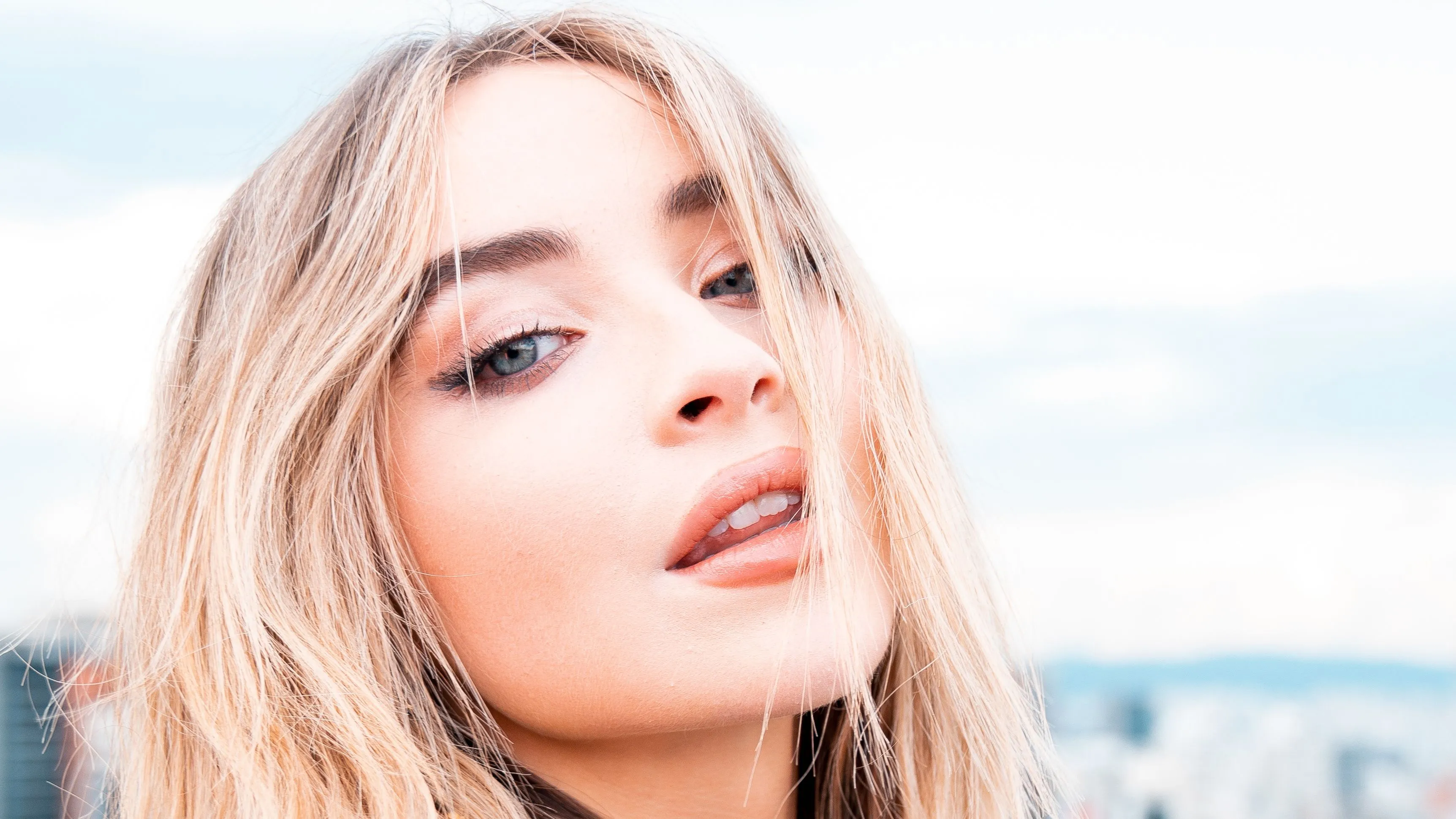 Desktop wallpaper: Sabrina Carpenter, Music, American, Blonde, Blue Eyes, Face, Singer 4K free download for PC. 944064