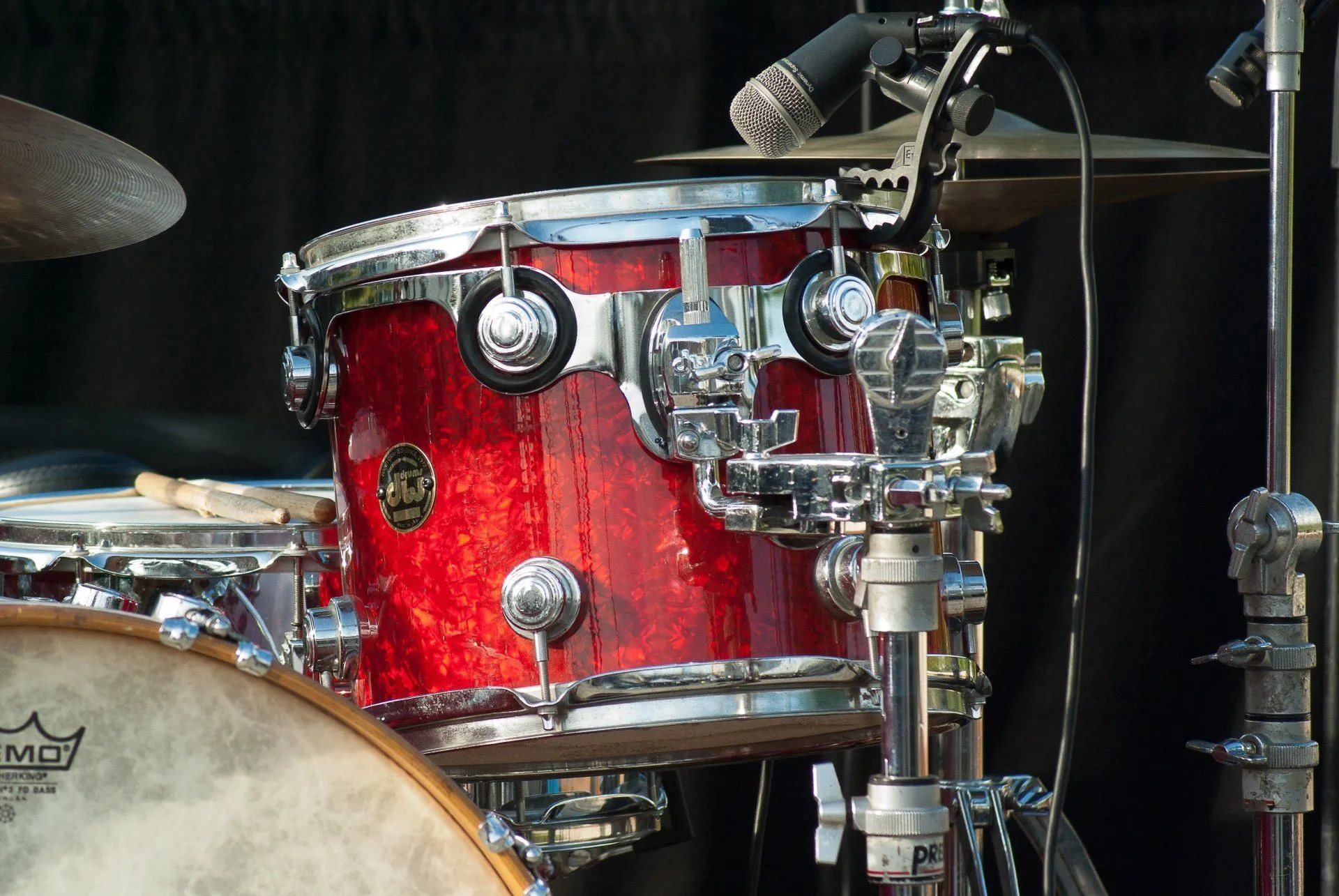 Vibrant Drum Set HD Wallpaper: Unleash the Music