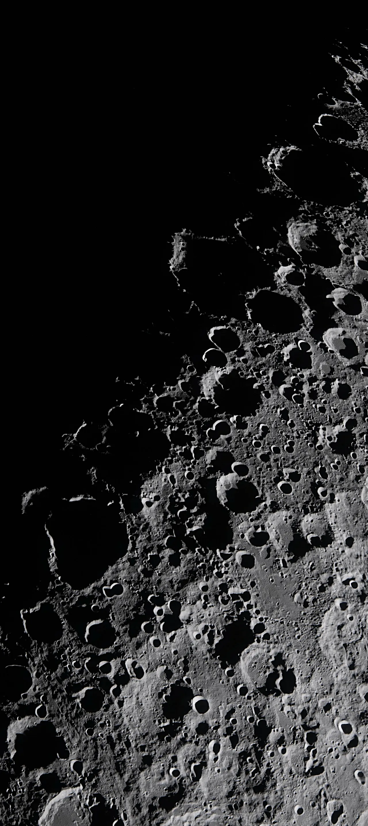 Artemis II iPhone Wallpaper