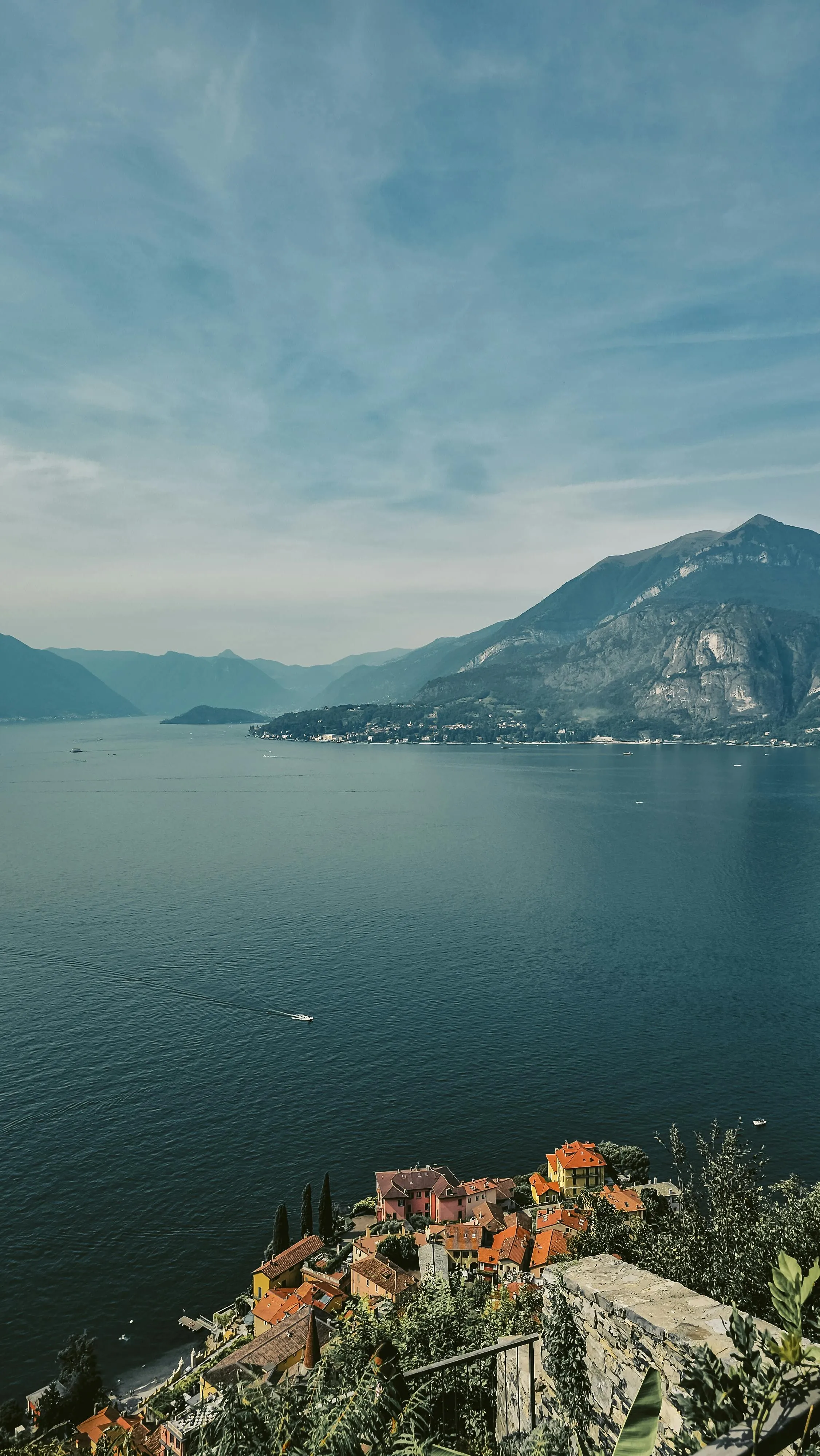 Scenic View of Lake Como from Lombardy Italy · Free