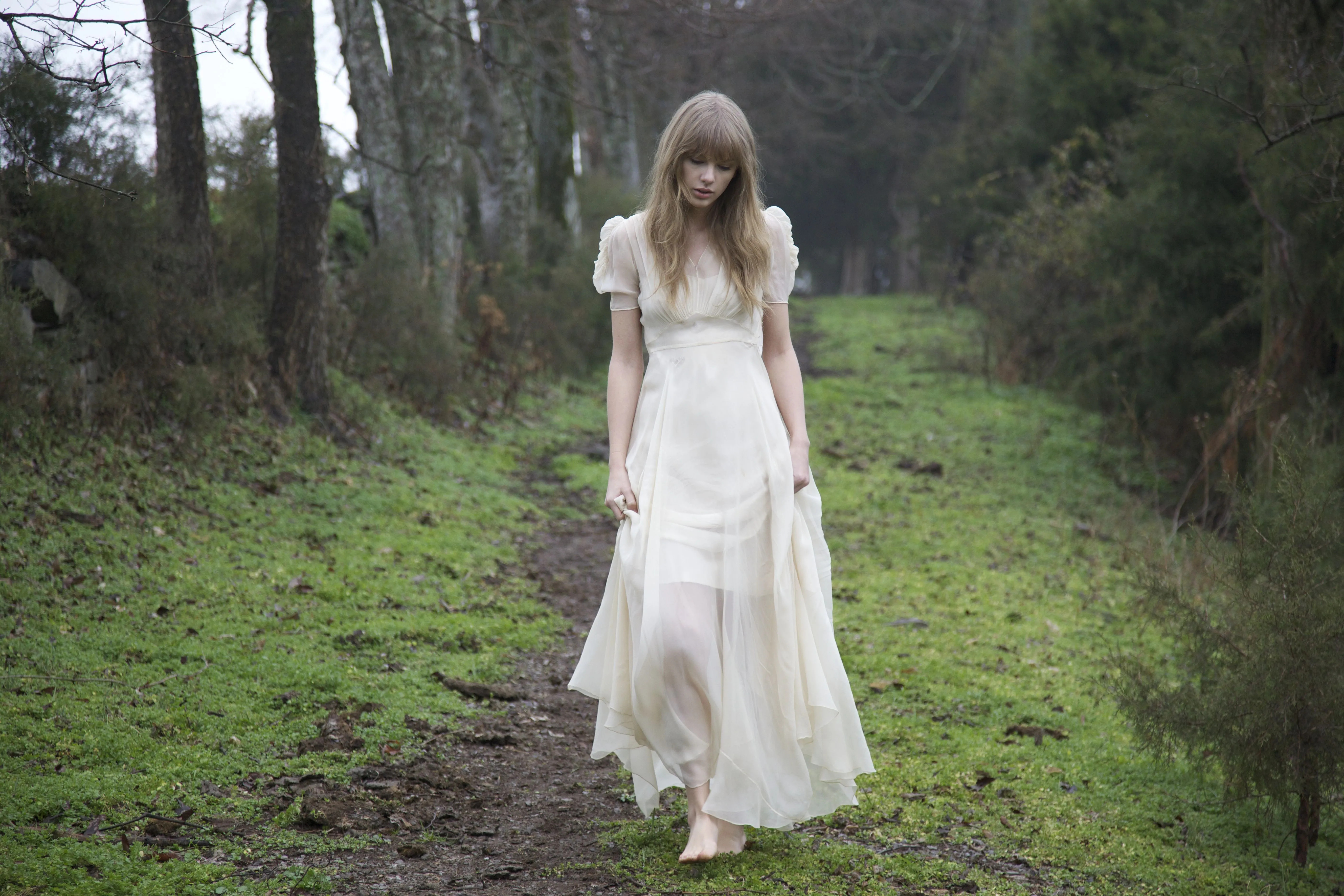 Wallpaper Microsoft Corporation, Taylor Swift, People in Nature, Dress, Clothing, Background Free Image