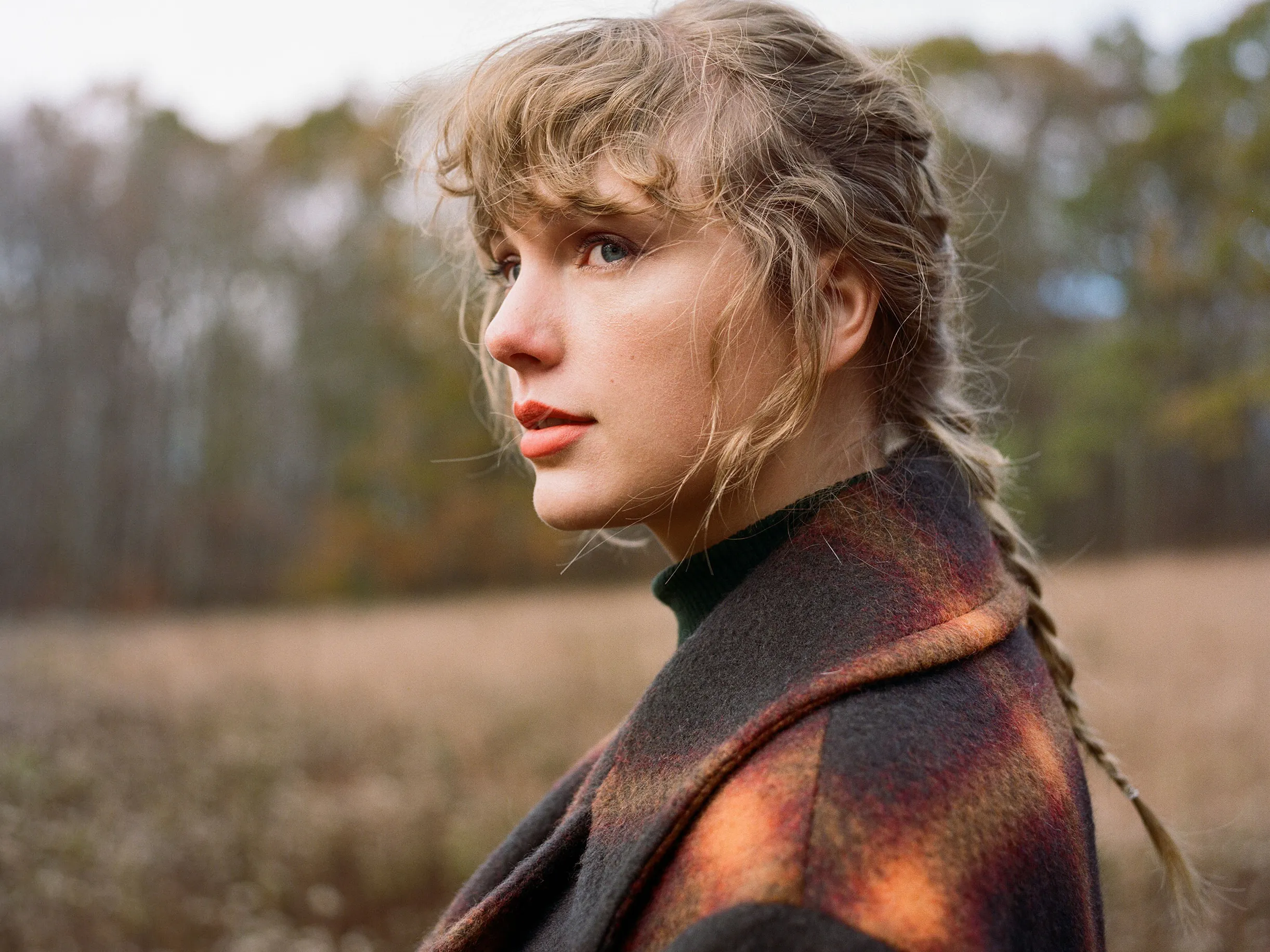 Taylor Swift Fans Think “folklore” and “evermore” Are Part of a Trilogy