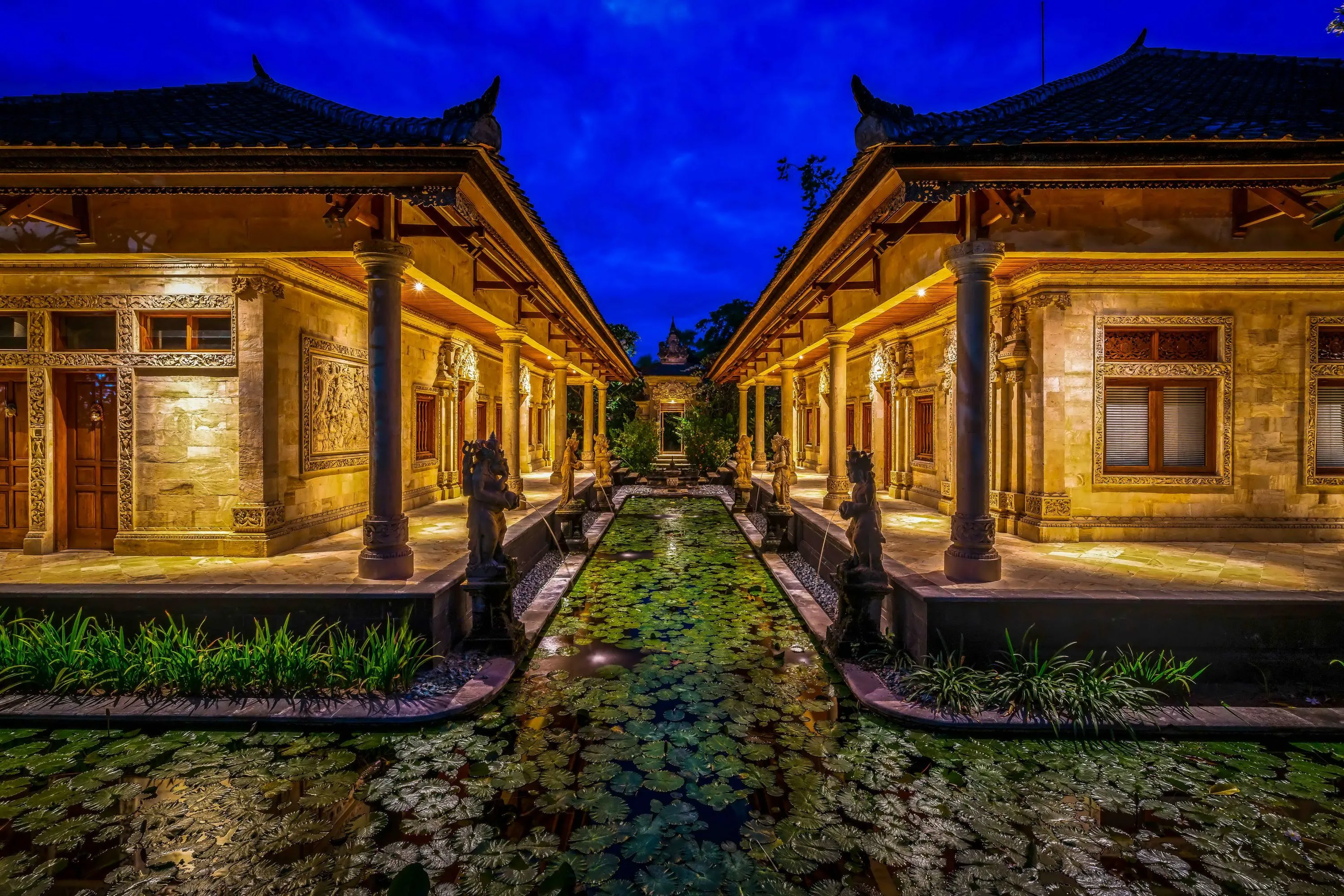 Beautiful hotel architecture in Bali, Indonesia Desktop wallpaper 1280x800